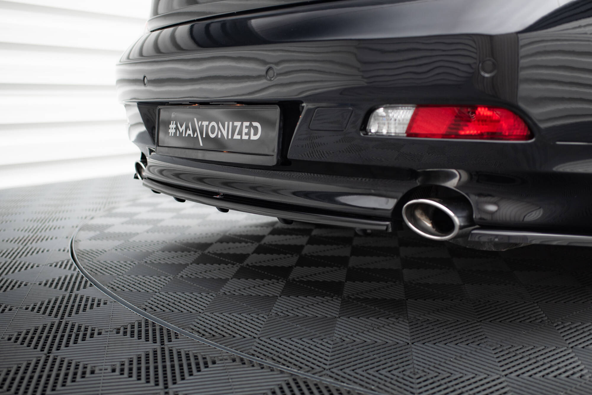 pol_po_Rear-Splitter-with-vertical-bars-BMW-6-Coupe-Cabrio-E63-E64-20744_7 pol_po_Rear-Splitter-with-vertical-bars-BMW-6-Coupe-Cabrio-E63-E64-20744_7