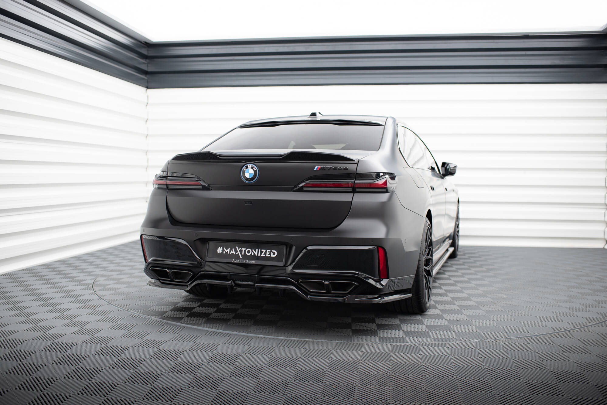 pol_po_Rear-Splitter-with-vertical-bars-BMW-M760e-G70-20996_2 pol_po_Rear-Splitter-with-vertical-bars-BMW-M760e-G70-20996_2