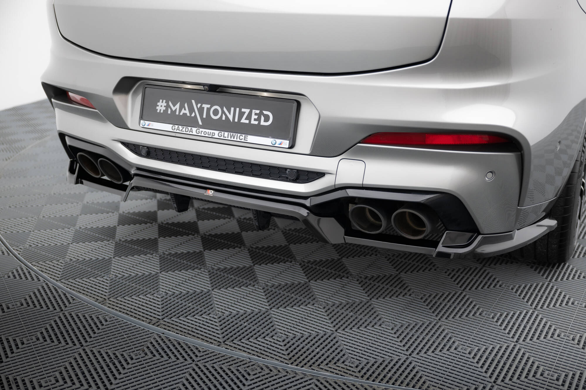 pol_po_Rear-Splitter-with-vertical-bars-BMW-X4-M-F98-21215_3 pol_po_Rear-Splitter-with-vertical-bars-BMW-X4-M-F98-21215_3