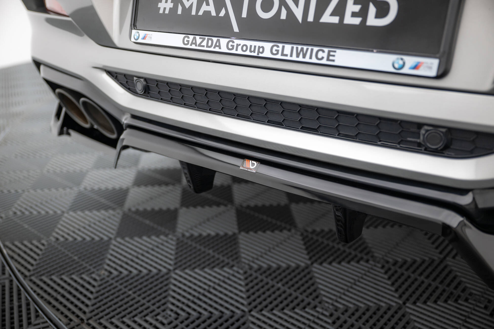 pol_po_Rear-Splitter-with-vertical-bars-BMW-X4-M-F98-21215_4 pol_po_Rear-Splitter-with-vertical-bars-BMW-X4-M-F98-21215_4