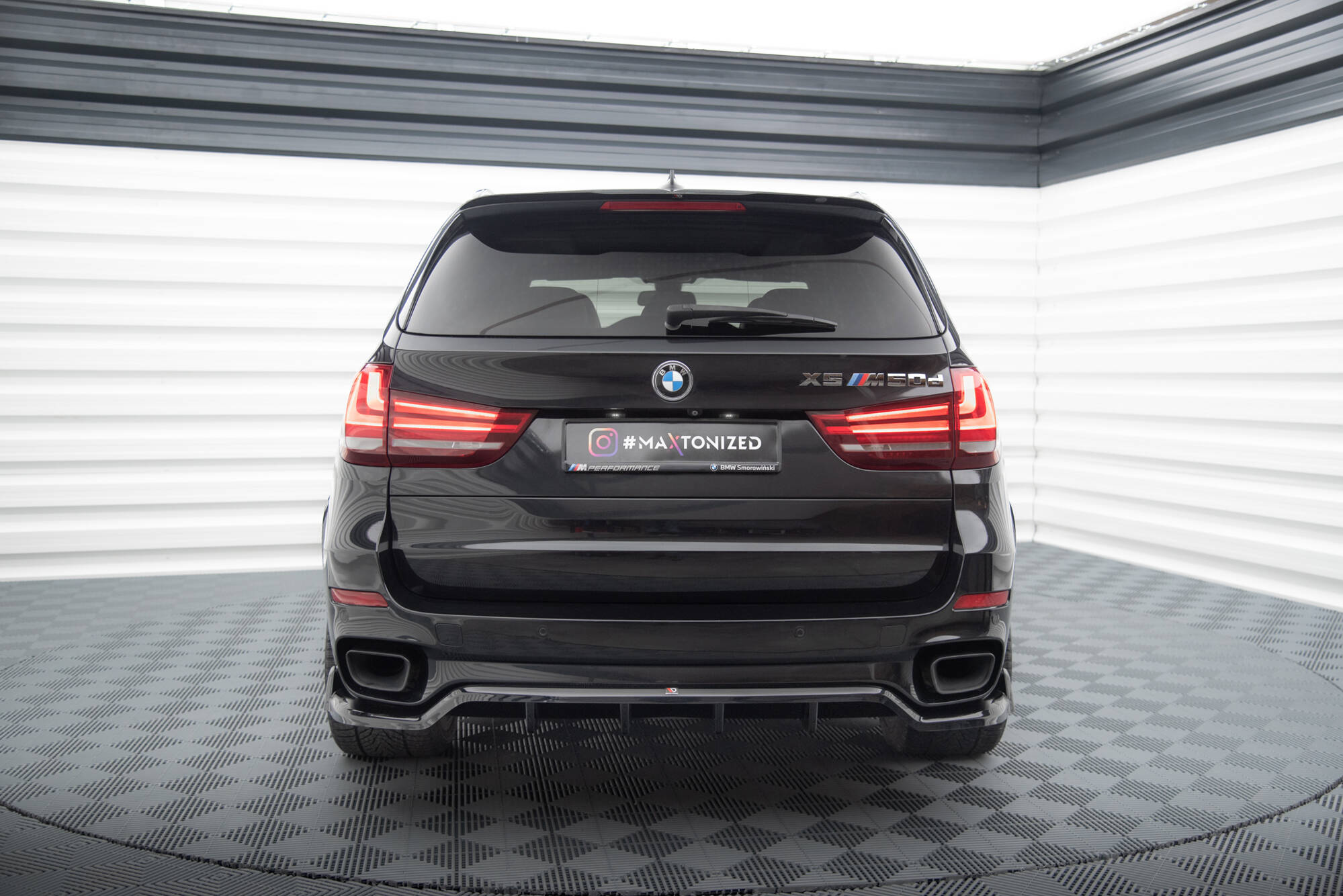 pol_po_Rear-Splitter-with-vertical-bars-BMW-X5-M-Pack-F15-19156_4 pol_po_Rear-Splitter-with-vertical-bars-BMW-X5-M-Pack-F15-19156_4