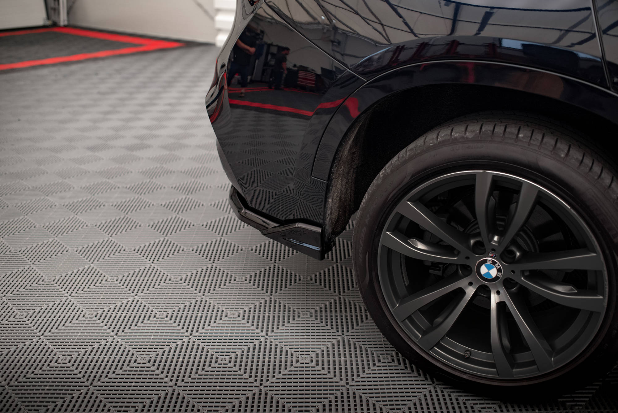 pol_po_Rear-Splitter-with-vertical-bars-BMW-X6-M-Pack-F16-16451_5 pol_po_Rear-Splitter-with-vertical-bars-BMW-X6-M-Pack-F16-16451_5