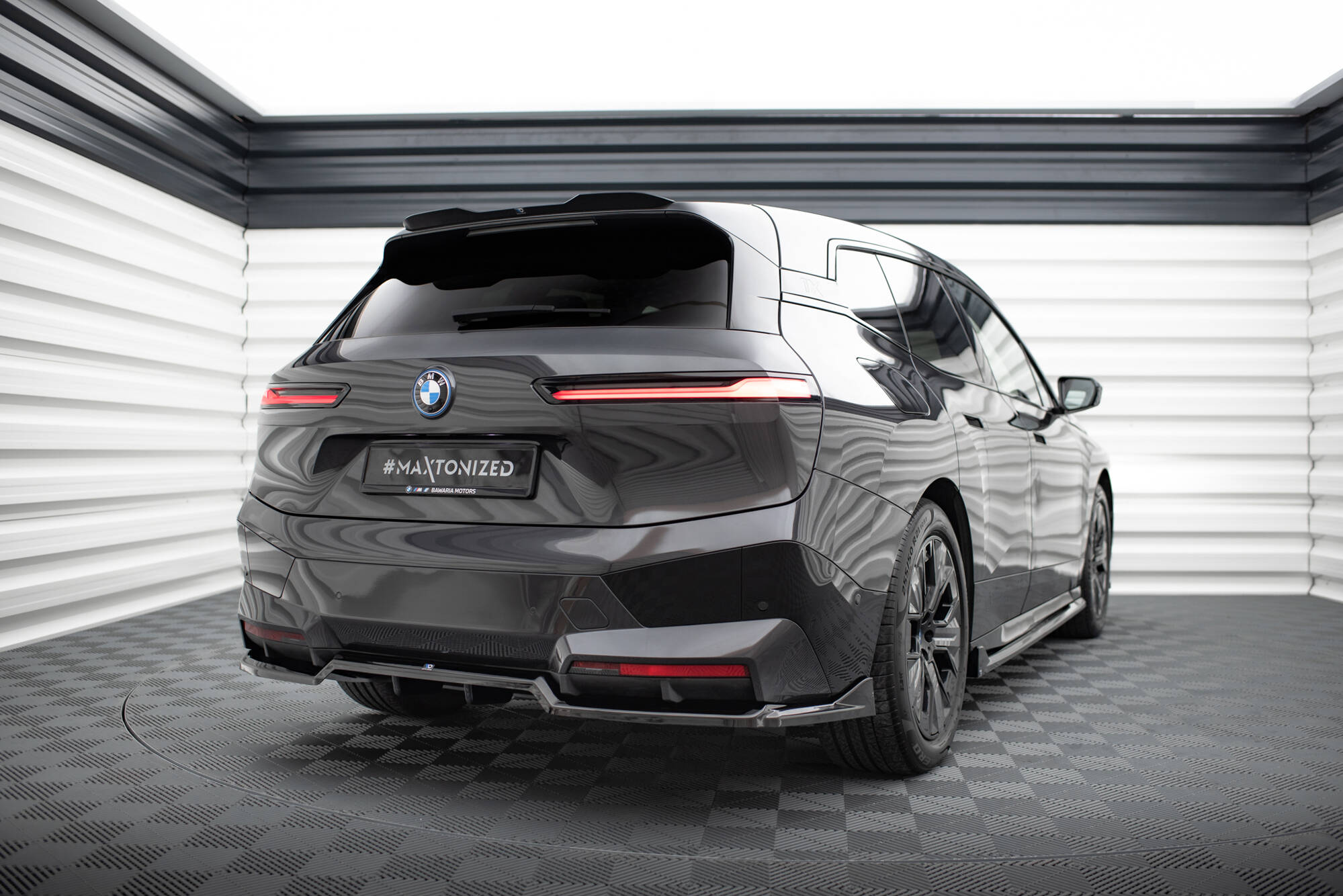 pol_po_Rear-Splitter-with-vertical-bars-BMW-iX-M-Pack-i20-19272_3 pol_po_Rear-Splitter-with-vertical-bars-BMW-iX-M-Pack-i20-19272_3