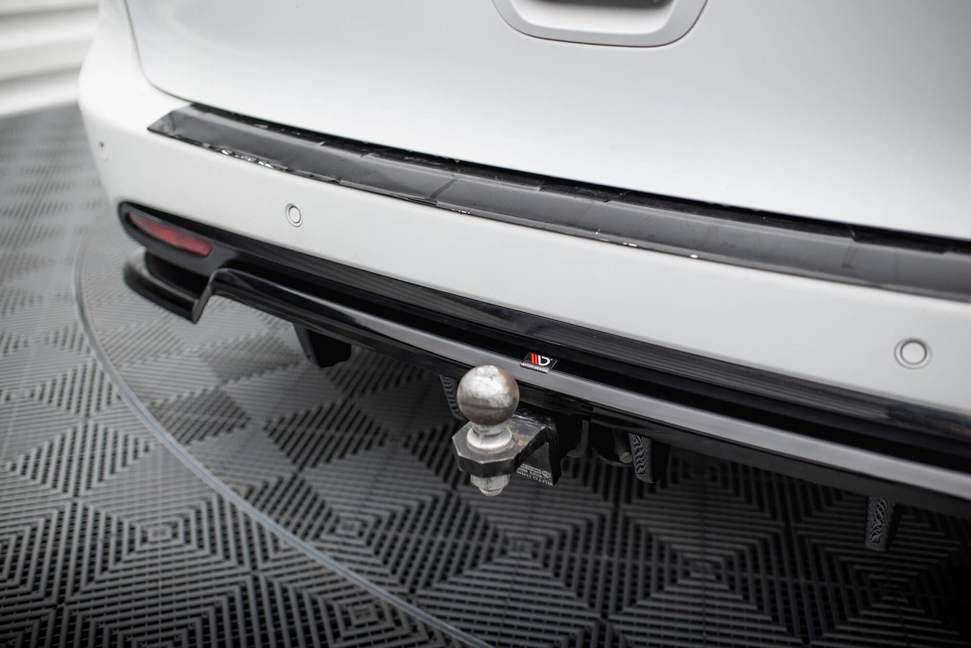 pol_po_Rear-Splitter-with-vertical-bars-Chrysler-Pacifica-Mk2-Facelift-20611_5 pol_po_Rear-Splitter-with-vertical-bars-Chrysler-Pacifica-Mk2-Facelift-20611_5