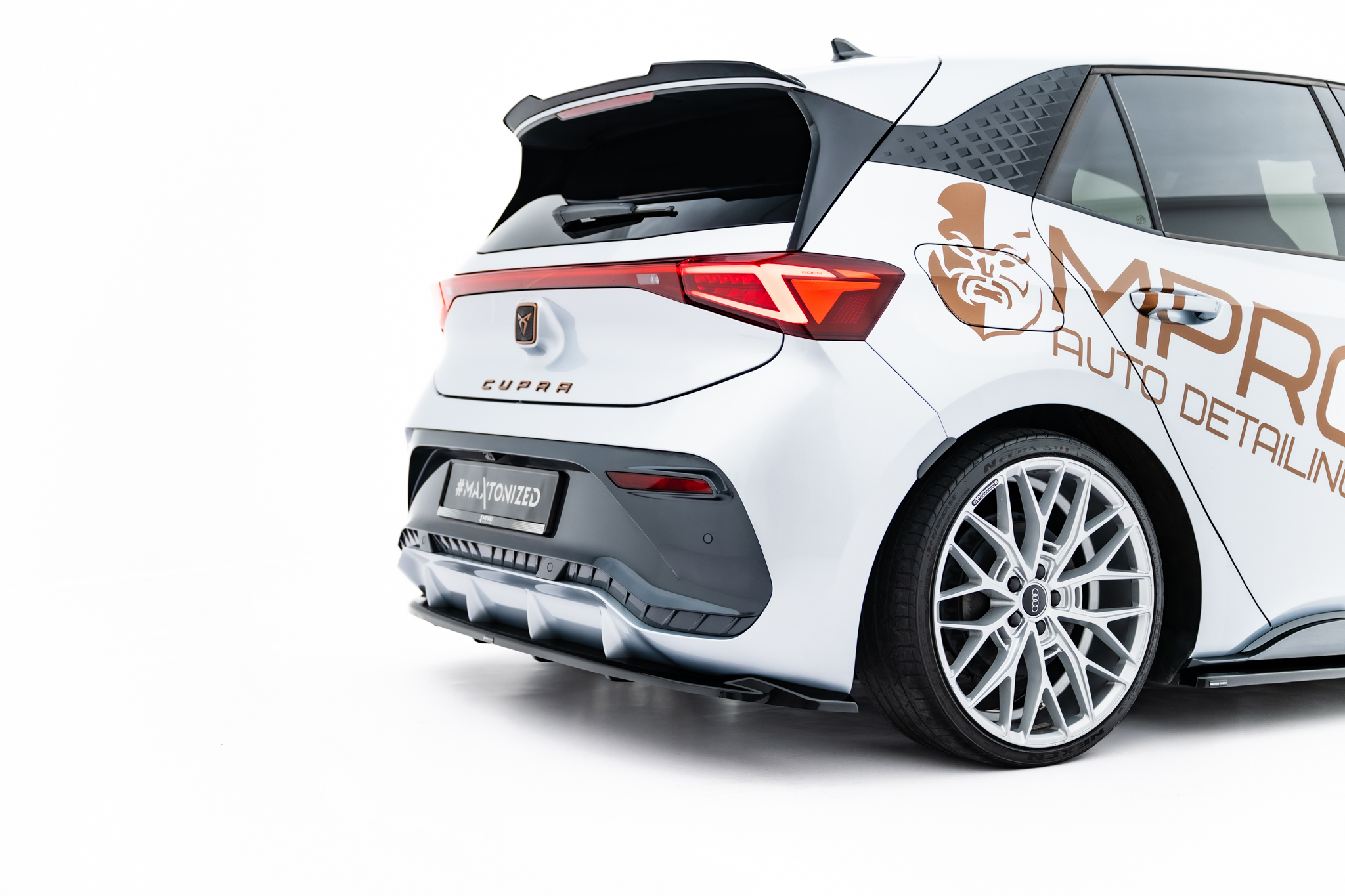 pol_po_Rear-Splitter-with-vertical-bars-Cupra-Born-Mk1-23564_6 pol_po_Rear-Splitter-with-vertical-bars-Cupra-Born-Mk1-23564_6