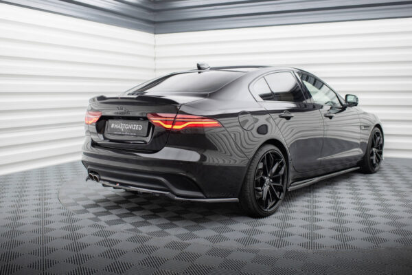 Πίσω Σπόιλερ (with vertical bars) Jaguar XE X760 Facelift