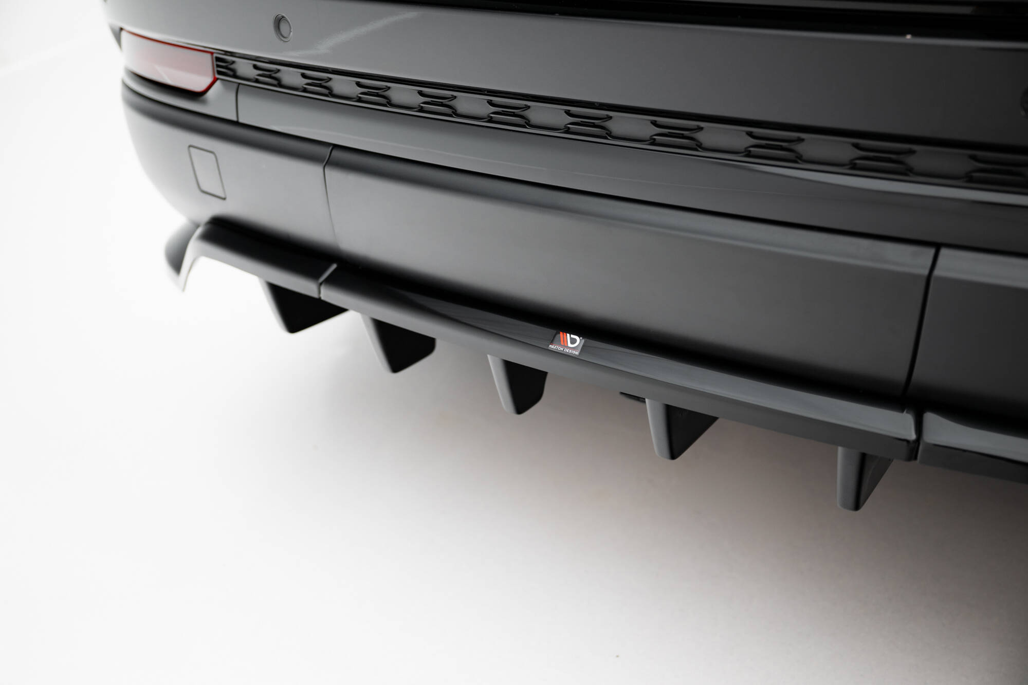 pol_po_Rear-Splitter-with-vertical-bars-Jeep-Grand-Cherokee-Trailhawk-Mk5-21851_10 pol_po_Rear-Splitter-with-vertical-bars-Jeep-Grand-Cherokee-Trailhawk-Mk5-21851_10