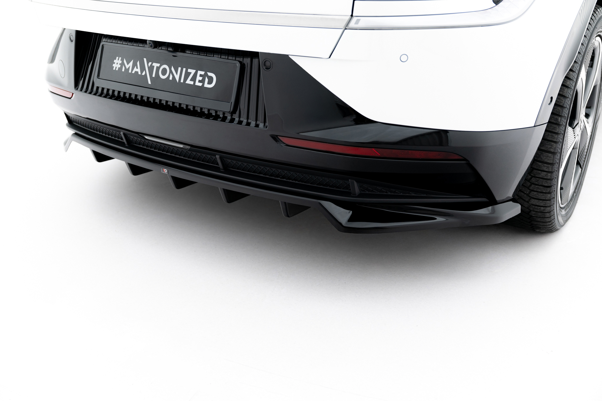 pol_po_Rear-Splitter-with-vertical-bars-Kia-EV6-Mk1-22772_2 pol_po_Rear-Splitter-with-vertical-bars-Kia-EV6-Mk1-22772_2