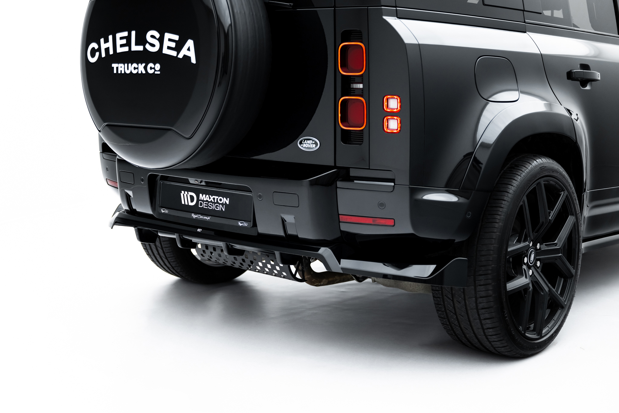 pol_po_Rear-Splitter-with-vertical-bars-Land-Rover-Defender-Mk4-23262_2 pol_po_Rear-Splitter-with-vertical-bars-Land-Rover-Defender-Mk4-23262_2