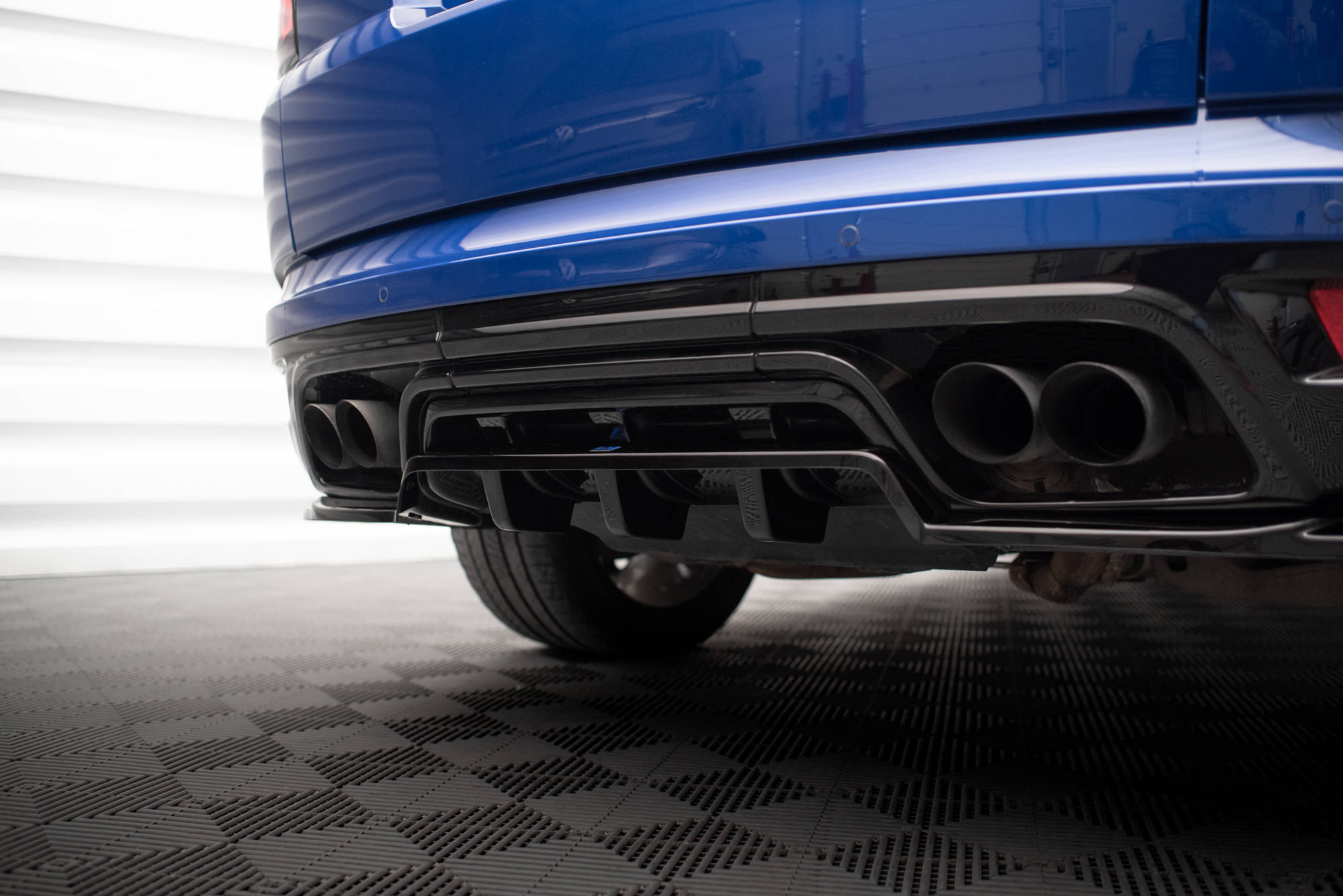 pol_po_Rear-Splitter-with-vertical-bars-Land-Rover-Range-Rover-Sport-SVR-Mk2-18335_4 pol_po_Rear-Splitter-with-vertical-bars-Land-Rover-Range-Rover-Sport-SVR-Mk2-18335_4