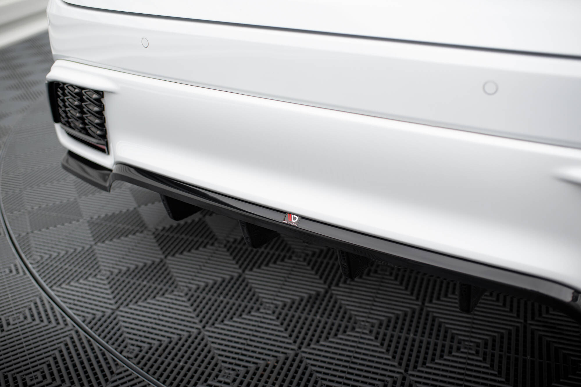 pol_po_Rear-Splitter-with-vertical-bars-Lexus-RX-F-Sport-Mk5-20924_2 pol_po_Rear-Splitter-with-vertical-bars-Lexus-RX-F-Sport-Mk5-20924_2