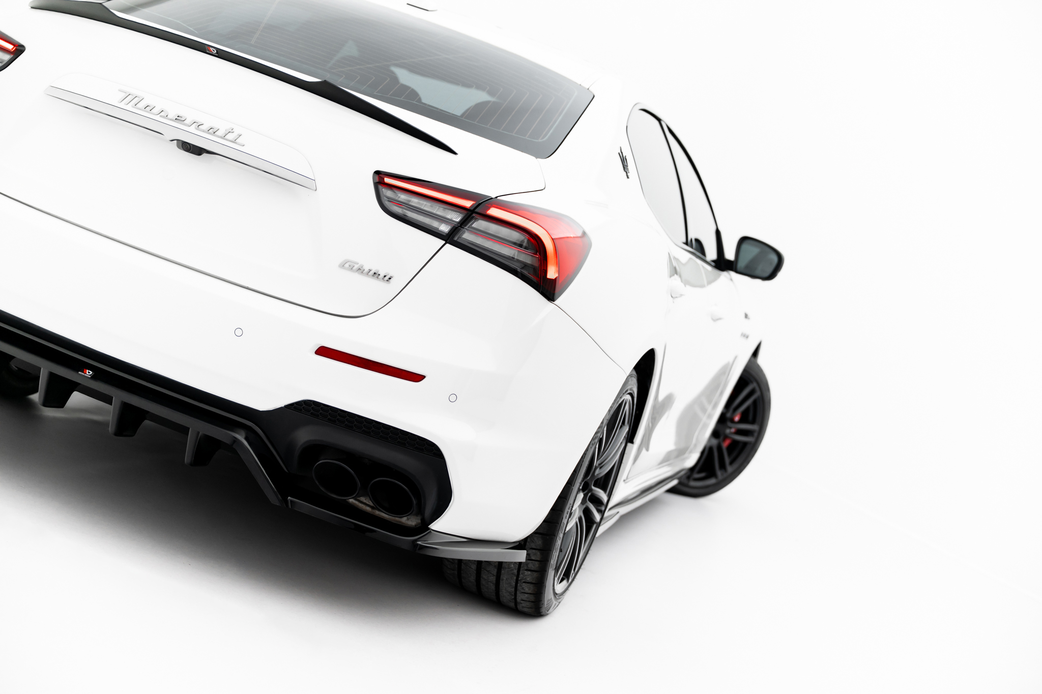 pol_po_Rear-Splitter-with-vertical-bars-Maserati-Ghibli-Modena-Mk3-Facelift-22919_6 pol_po_Rear-Splitter-with-vertical-bars-Maserati-Ghibli-Modena-Mk3-Facelift-22919_6