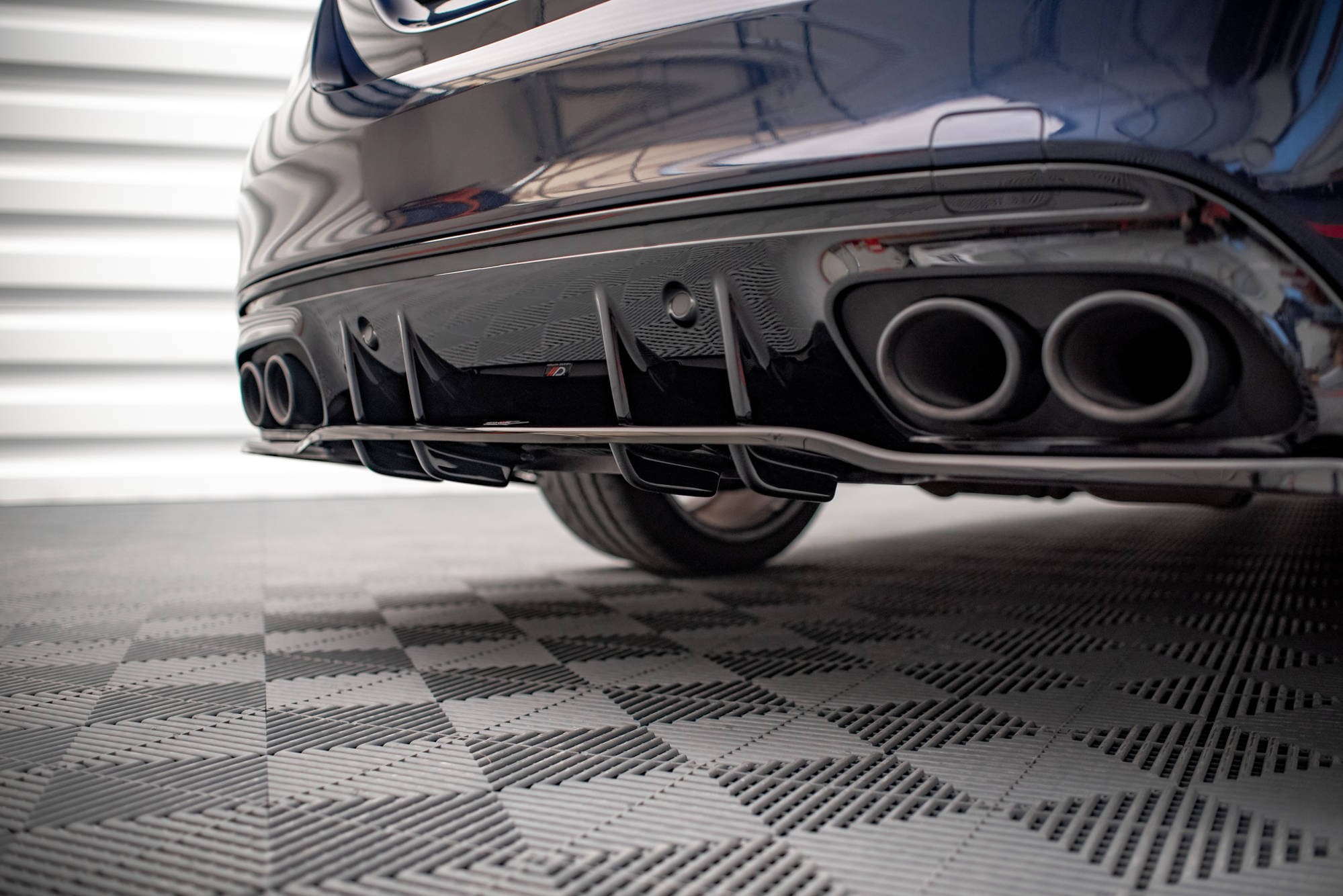 pol_po_Rear-Splitter-with-vertical-bars-Mercedes-AMG-C-43-Sedan-W205-Facelift-17875_6 pol_po_Rear-Splitter-with-vertical-bars-Mercedes-AMG-C-43-Sedan-W205-Facelift-17875_6