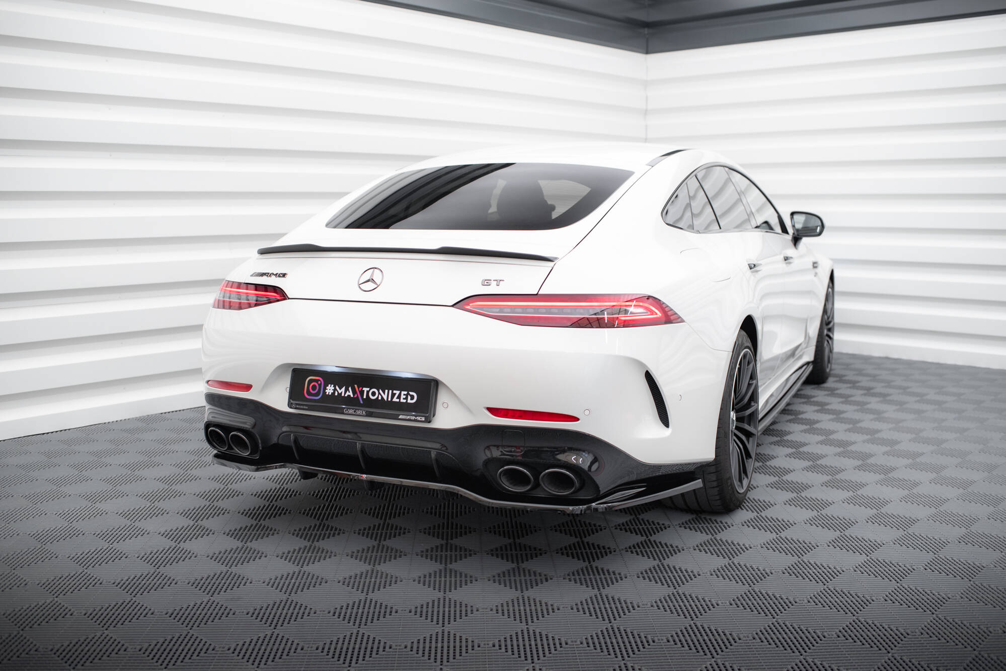 pol_po_Rear-Splitter-with-vertical-bars-Mercedes-AMG-GT-43-4-Door-Coupe-V8-Styling-Package-X290-19997_5 pol_po_Rear-Splitter-with-vertical-bars-Mercedes-AMG-GT-43-4-Door-Coupe-V8-Styling-Package-X290-19997_5