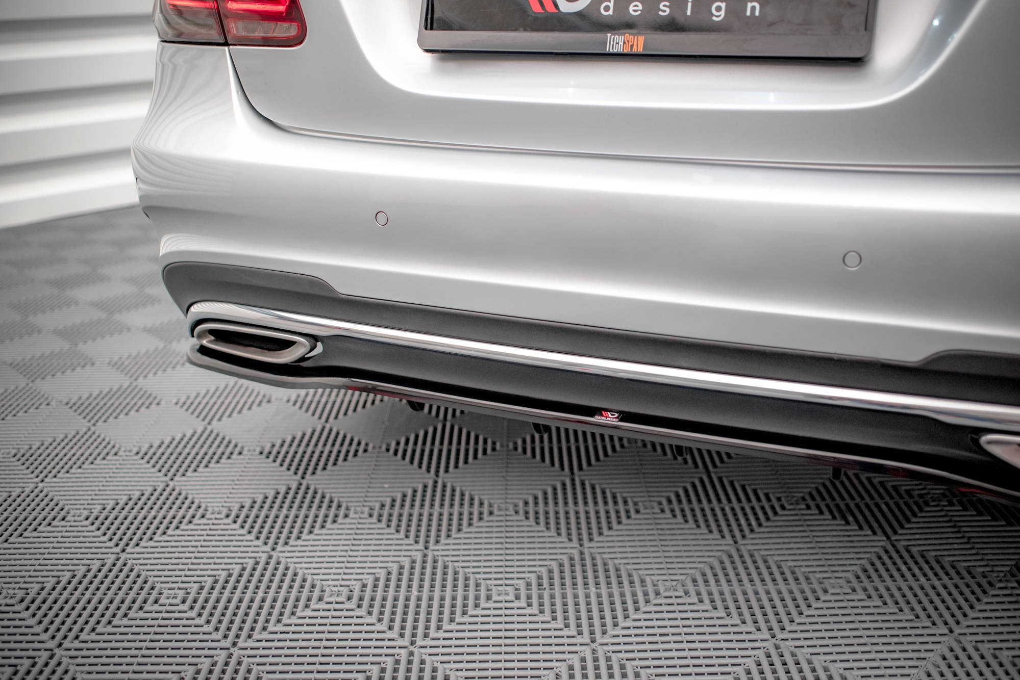 pol_po_Rear-Splitter-with-vertical-bars-Mercedes-Benz-E-AMG-Line-Sedan-W212-Facelift-15157_6 pol_po_Rear-Splitter-with-vertical-bars-Mercedes-Benz-E-AMG-Line-Sedan-W212-Facelift-15157_6
