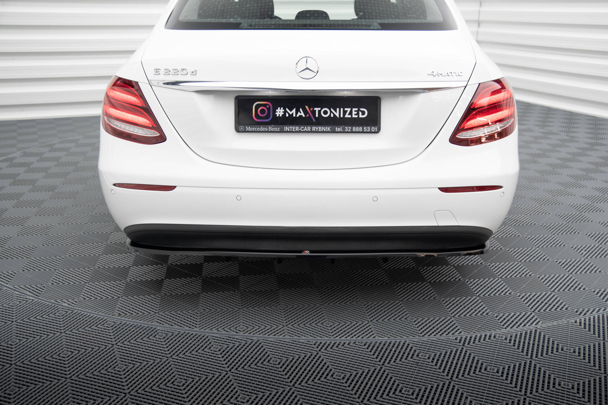 pol_po_Rear-Splitter-with-vertical-bars-Mercedes-Benz-E-W213-19993_5 pol_po_Rear-Splitter-with-vertical-bars-Mercedes-Benz-E-W213-19993_5