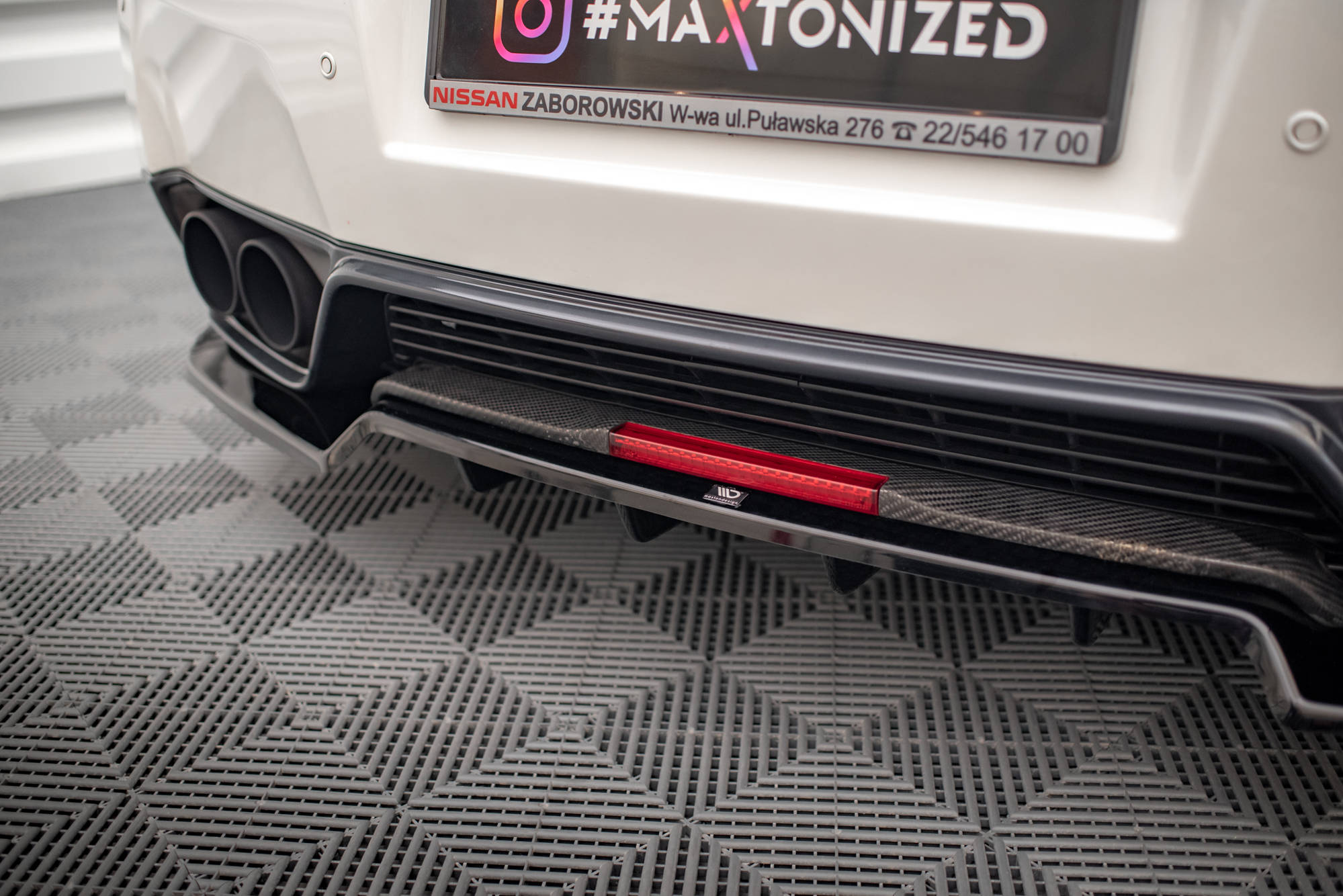 pol_po_Rear-Splitter-with-vertical-bars-Nissan-GTR-R35-Facelift-16890_8 pol_po_Rear-Splitter-with-vertical-bars-Nissan-GTR-R35-Facelift-16890_8