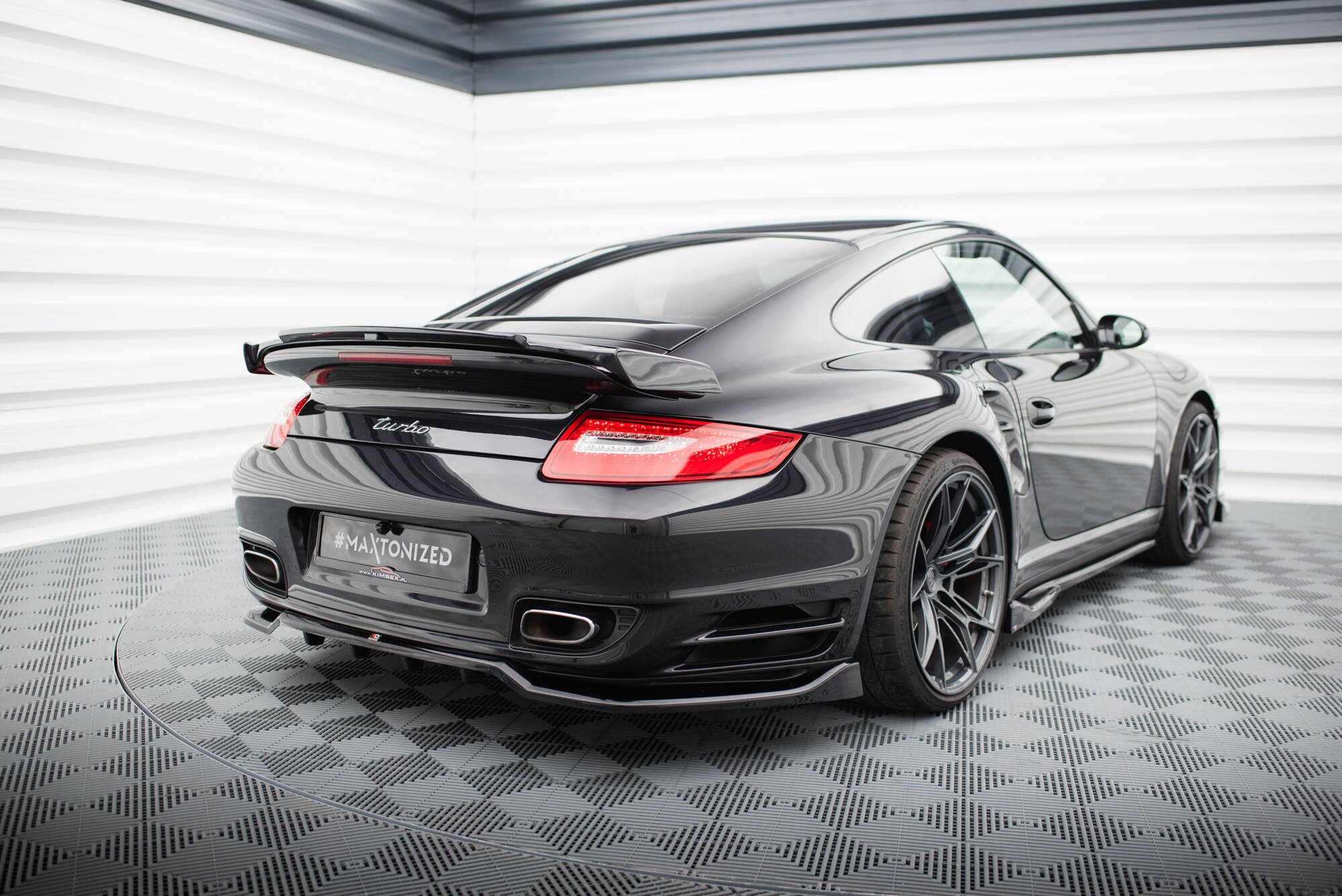 pol_po_Rear-Splitter-with-vertical-bars-Porsche-911-Turbo-997-19382_4 pol_po_Rear-Splitter-with-vertical-bars-Porsche-911-Turbo-997-19382_4