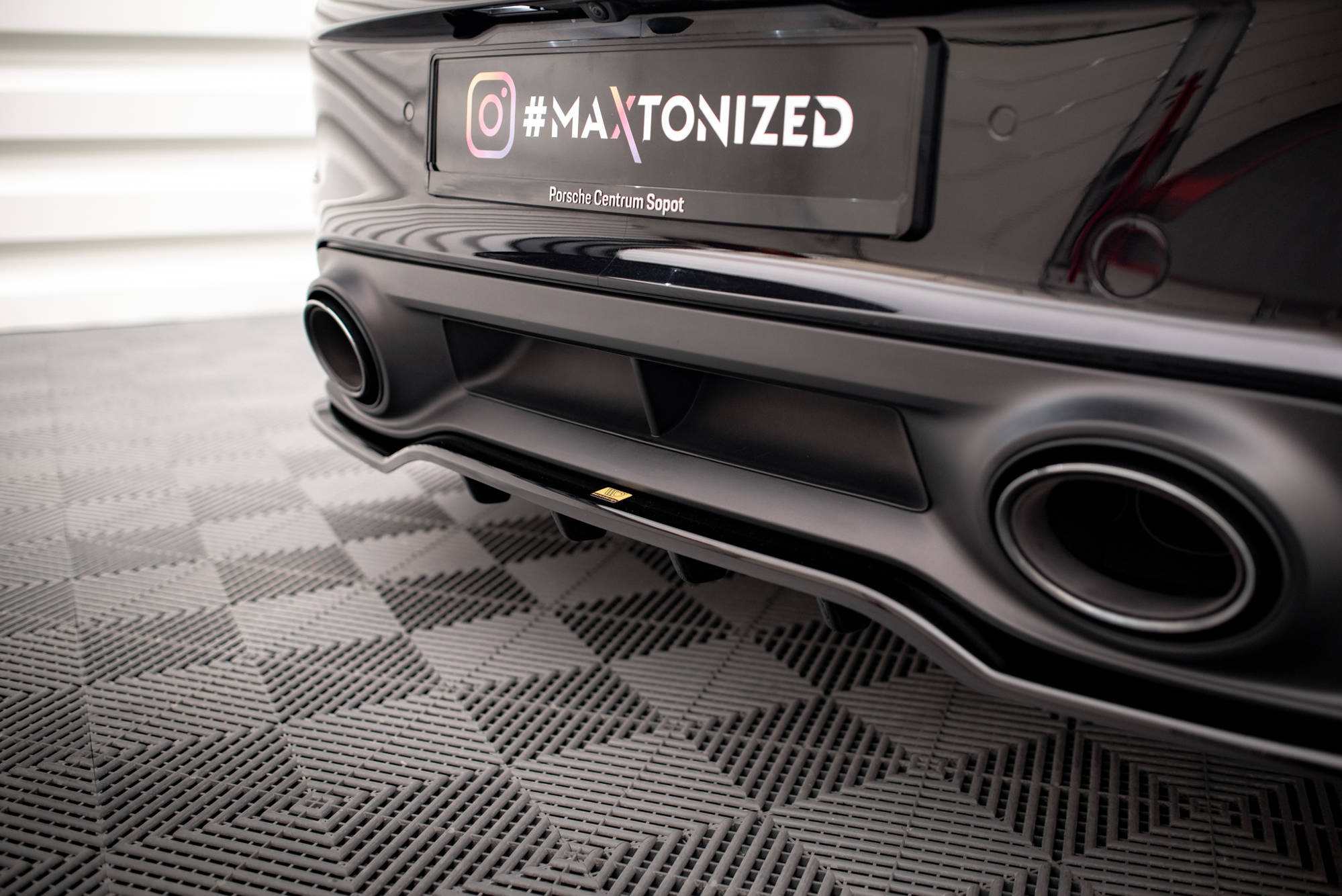 pol_po_Rear-Splitter-with-vertical-bars-Porsche-911-Turbo-S-992-17272_8 pol_po_Rear-Splitter-with-vertical-bars-Porsche-911-Turbo-S-992-17272_8