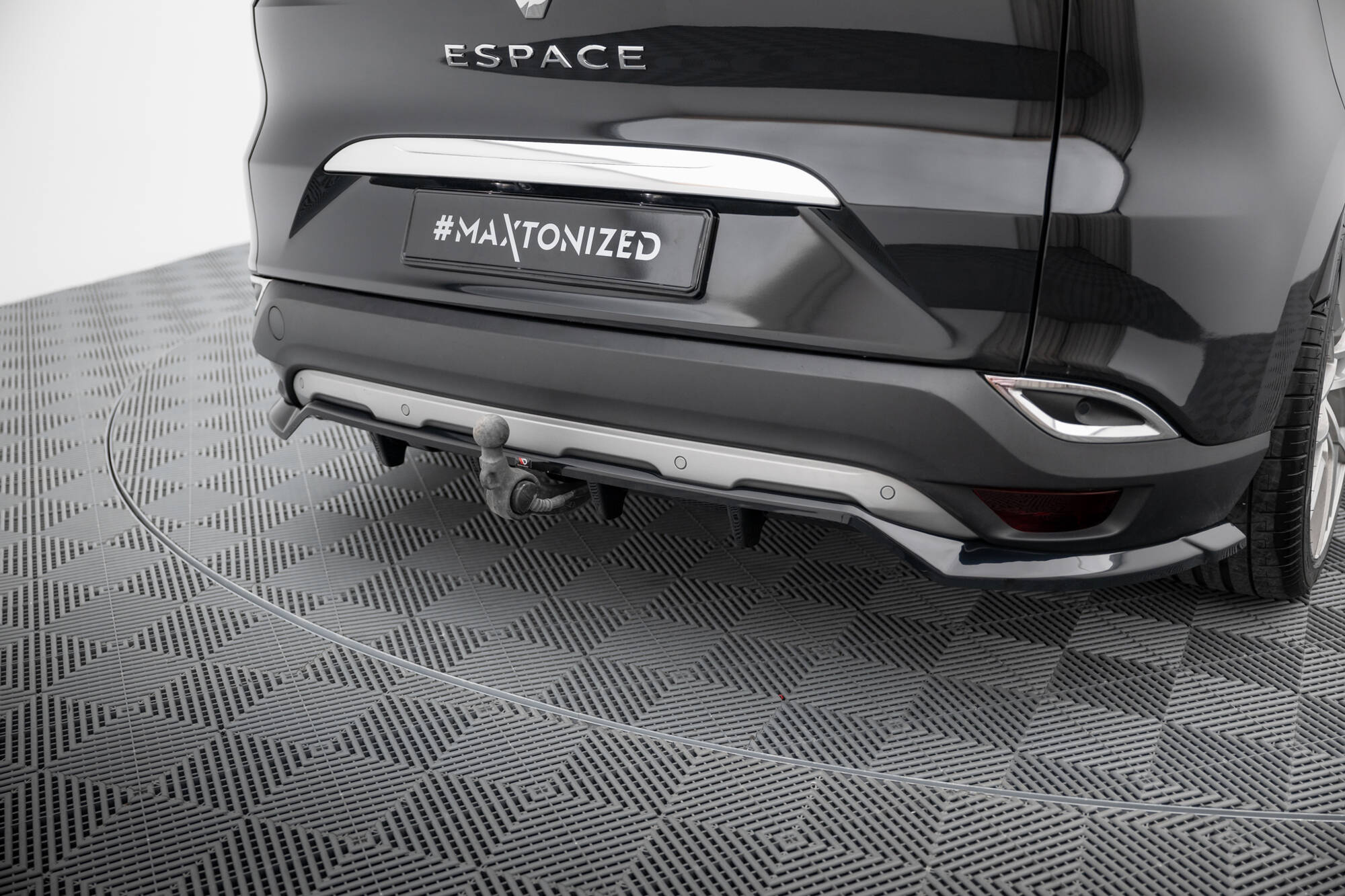 pol_po_Rear-Splitter-with-vertical-bars-Renault-Espace-Mk5-21070_8 pol_po_Rear-Splitter-with-vertical-bars-Renault-Espace-Mk5-21070_8
