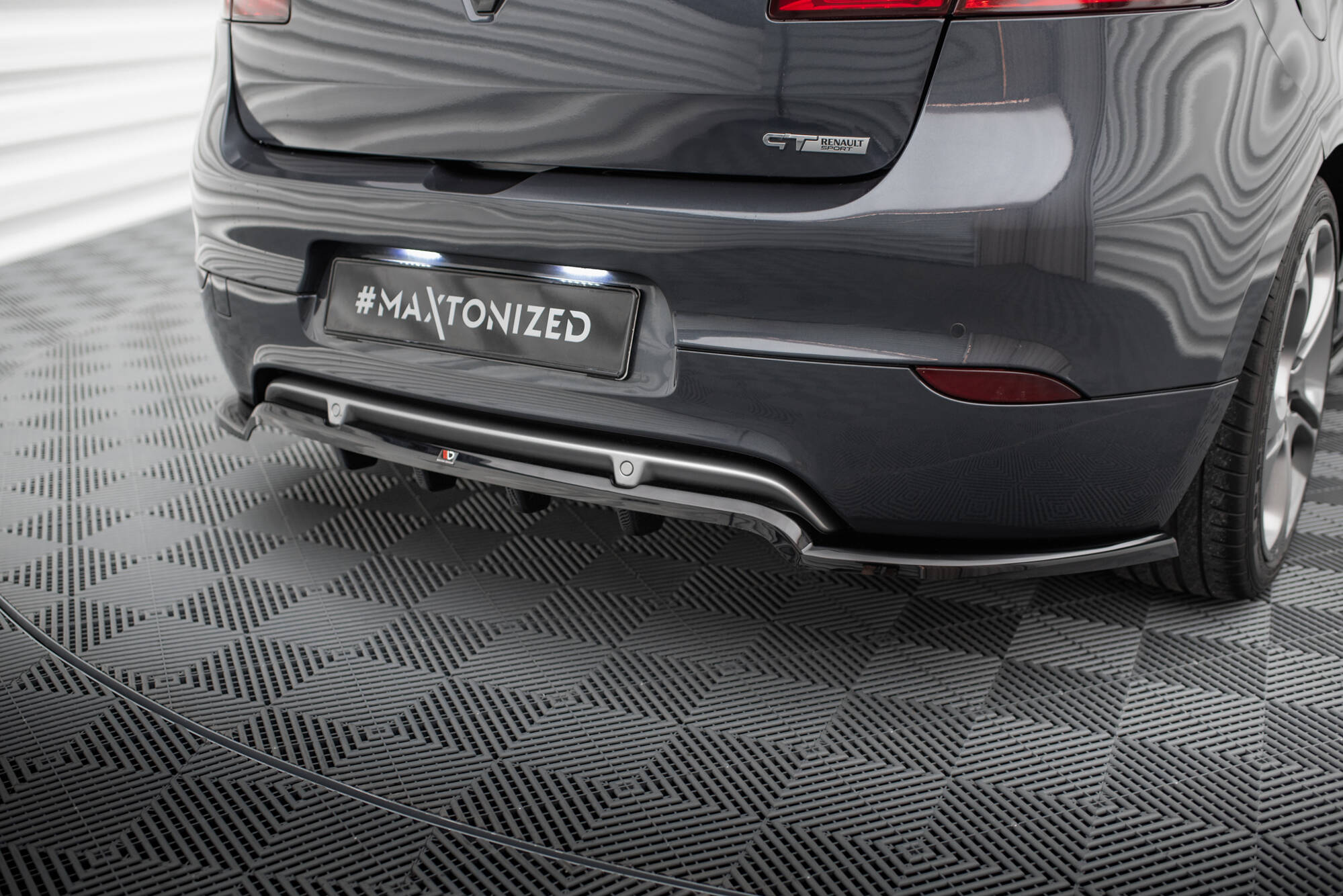 pol_po_Rear-Splitter-with-vertical-bars-Renault-Megane-GT-MK3-Facelift-19675_3 pol_po_Rear-Splitter-with-vertical-bars-Renault-Megane-GT-MK3-Facelift-19675_3