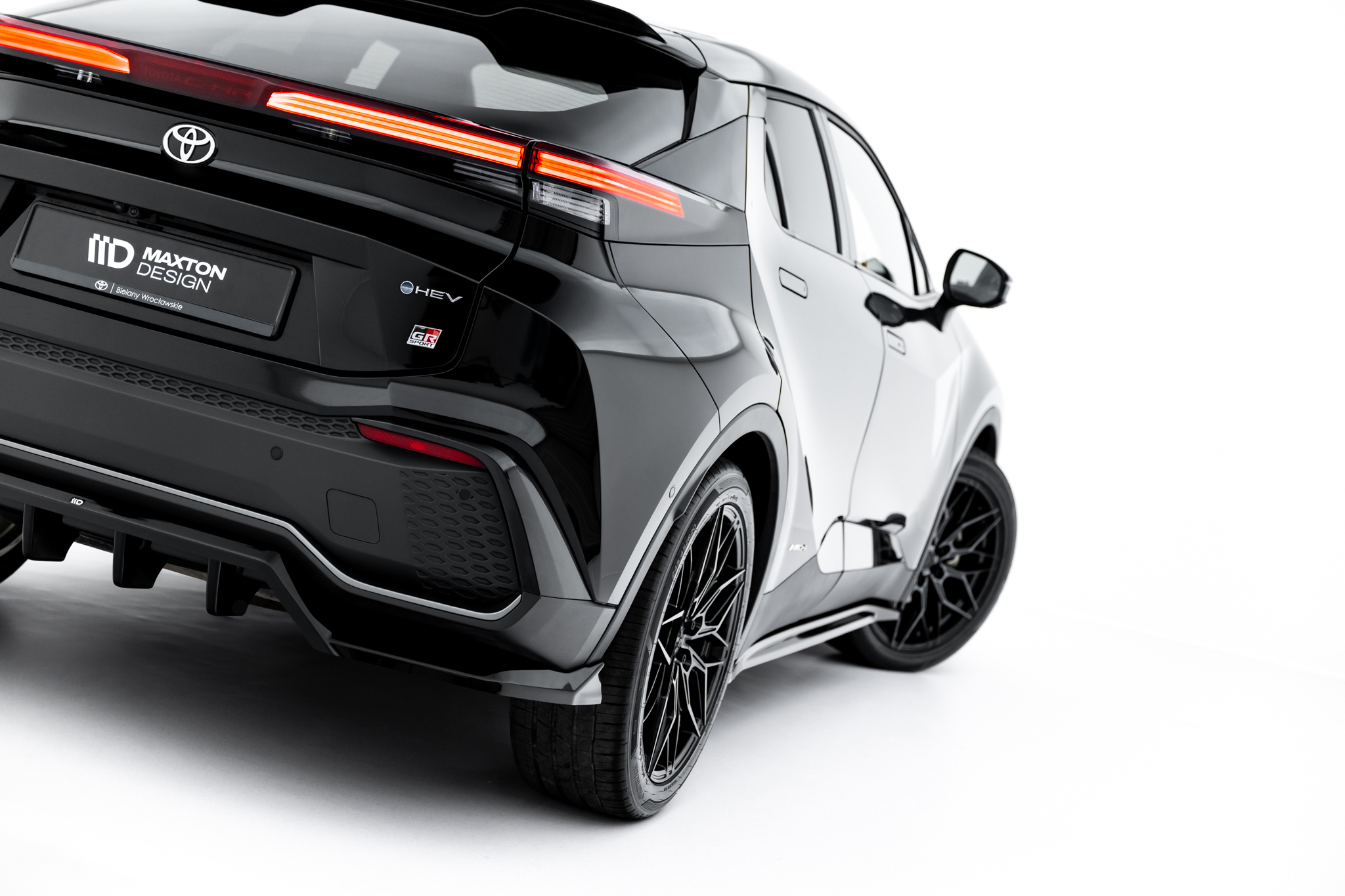 pol_po_Rear-Splitter-with-vertical-bars-Toyota-C-HR-Mk2-23256_5 pol_po_Rear-Splitter-with-vertical-bars-Toyota-C-HR-Mk2-23256_5