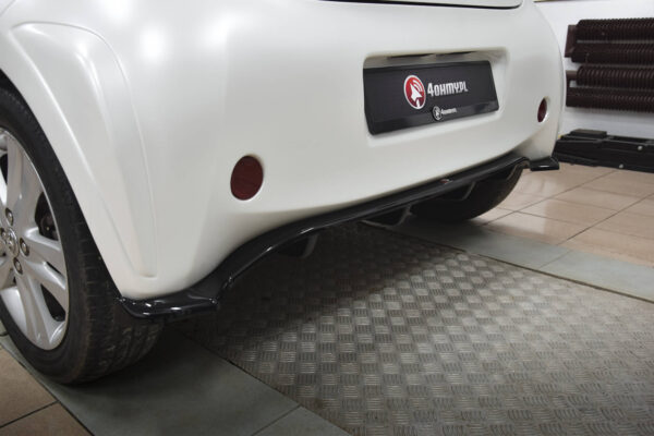 Πίσω Σπόιλερ (with vertical bars) Toyota IQ
