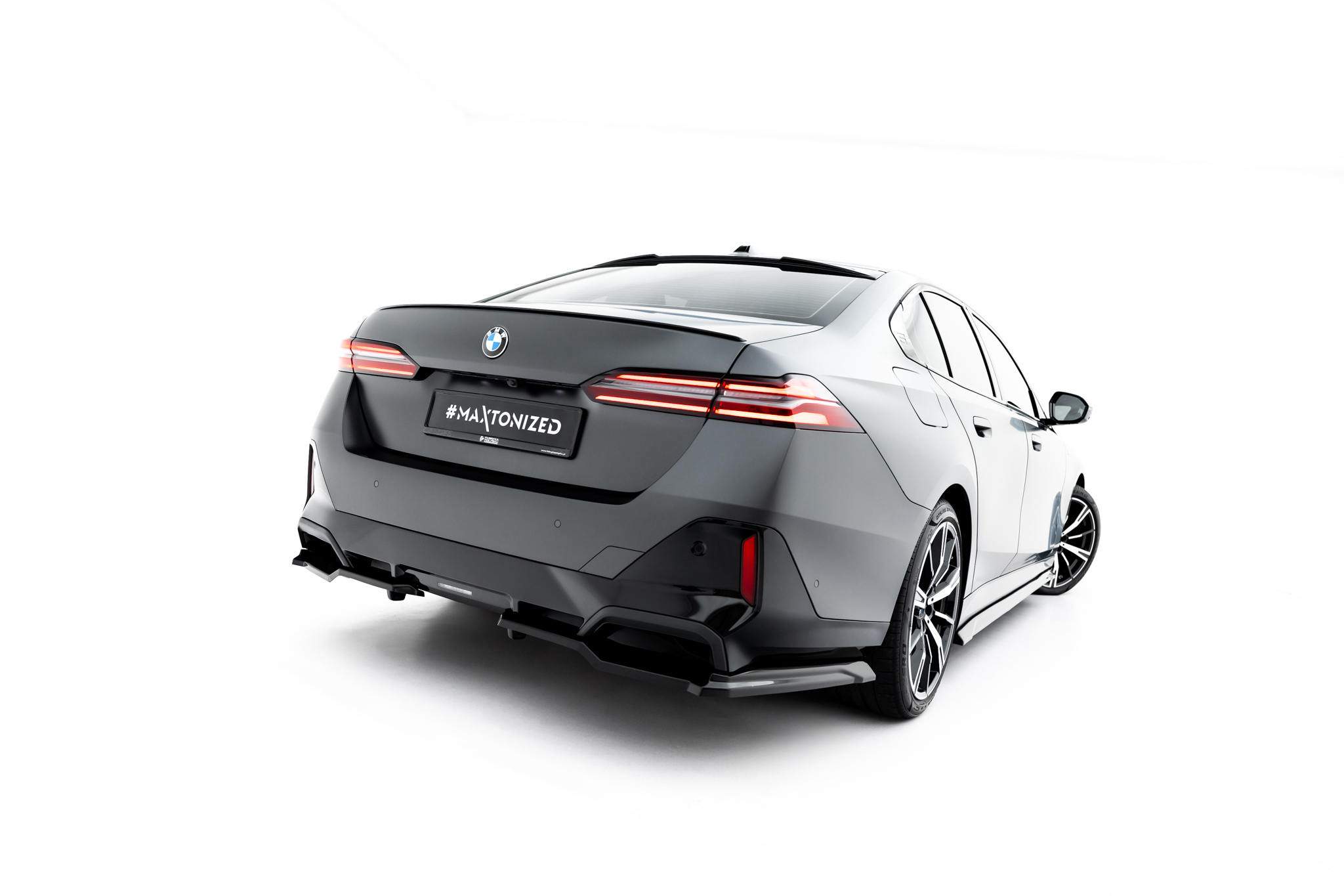 pol_po_Rear-Splitter-with-vertical-bars-V-1-BMW-5-i5-M-Pack-Sedan-Touring-G60-G61-23418_4 pol_po_Rear-Splitter-with-vertical-bars-V-1-BMW-5-i5-M-Pack-Sedan-Touring-G60-G61-23418_4