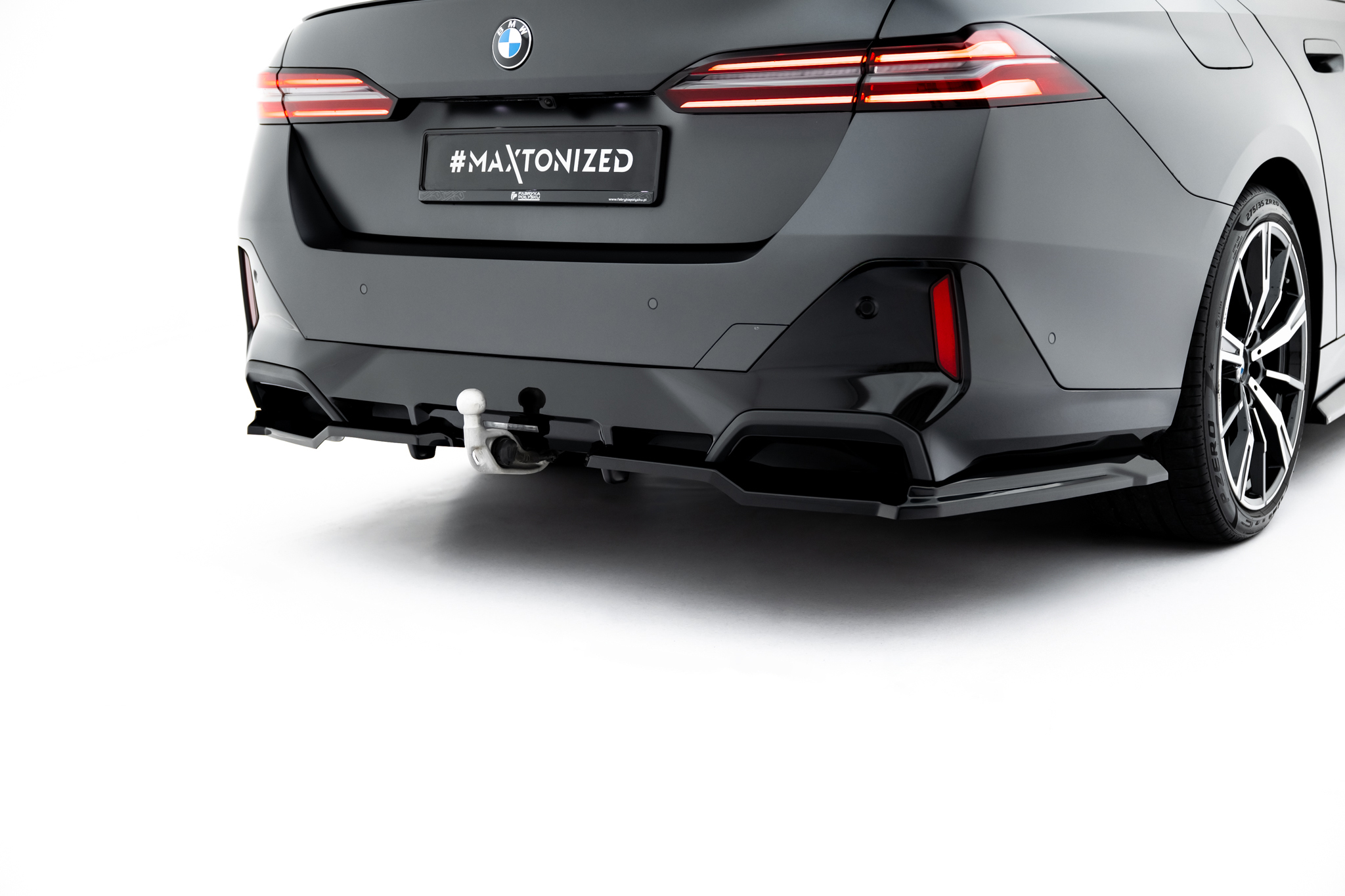 pol_po_Rear-Splitter-with-vertical-bars-V-1-BMW-5-i5-M-Pack-Sedan-Touring-G60-G61-23418_8 pol_po_Rear-Splitter-with-vertical-bars-V-1-BMW-5-i5-M-Pack-Sedan-Touring-G60-G61-23418_8
