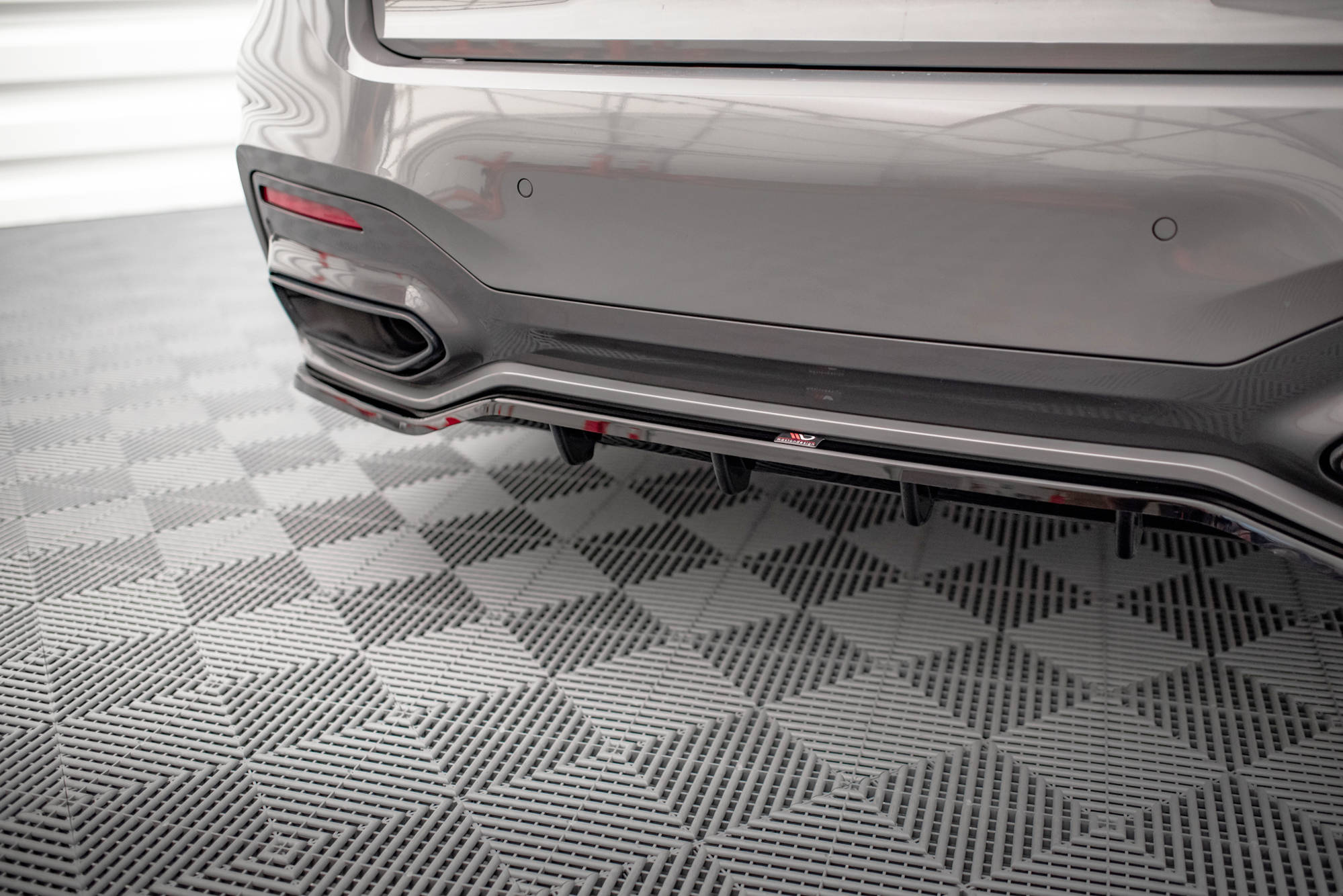 pol_po_Rear-Splitter-with-vertical-bars-V-1-BMW-7-M-Pack-G11-G12-Facelift-14087_2 pol_po_Rear-Splitter-with-vertical-bars-V-1-BMW-7-M-Pack-G11-G12-Facelift-14087_2