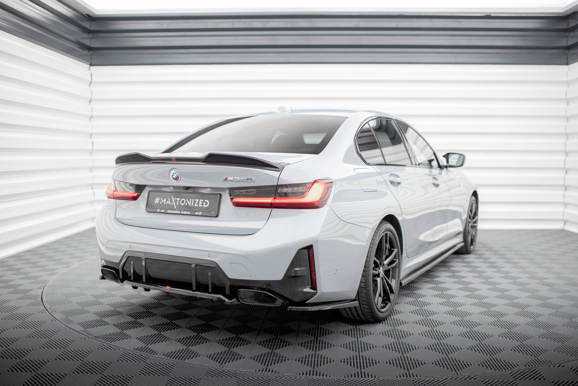 pol_po_Rear-Splitter-with-vertical-bars-V-1-BMW-M340i-G20-G21-Facelift-18609_4 pol_po_Rear-Splitter-with-vertical-bars-V-1-BMW-M340i-G20-G21-Facelift-18609_4