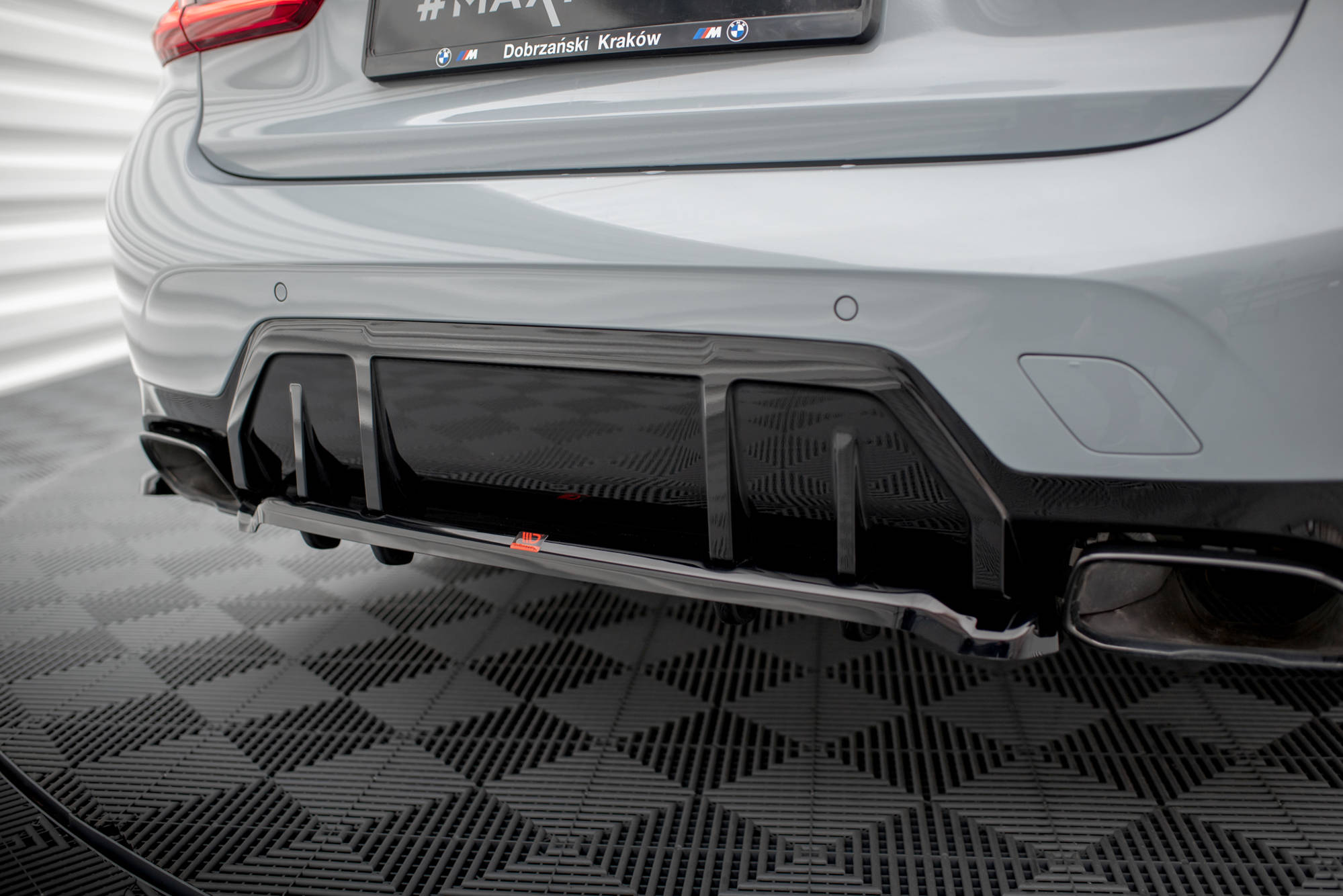 pol_po_Rear-Splitter-with-vertical-bars-V-1-BMW-M340i-G20-G21-Facelift-18609_5 pol_po_Rear-Splitter-with-vertical-bars-V-1-BMW-M340i-G20-G21-Facelift-18609_5