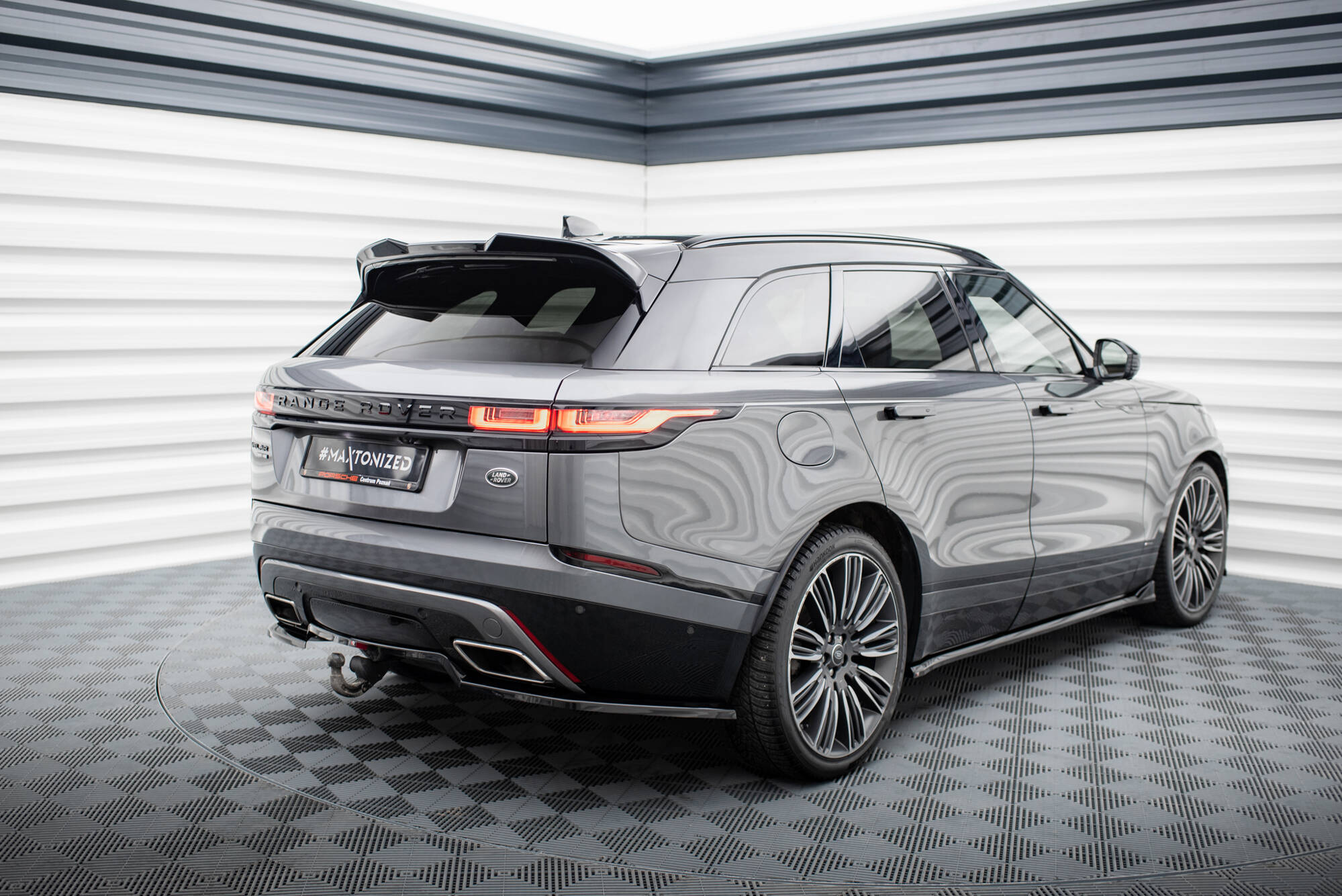 pol_po_Rear-Splitter-with-vertical-bars-V-1-Land-Rover-Range-Rover-Velar-R-Dynamic-Mk1-20560_4 pol_po_Rear-Splitter-with-vertical-bars-V-1-Land-Rover-Range-Rover-Velar-R-Dynamic-Mk1-20560_4