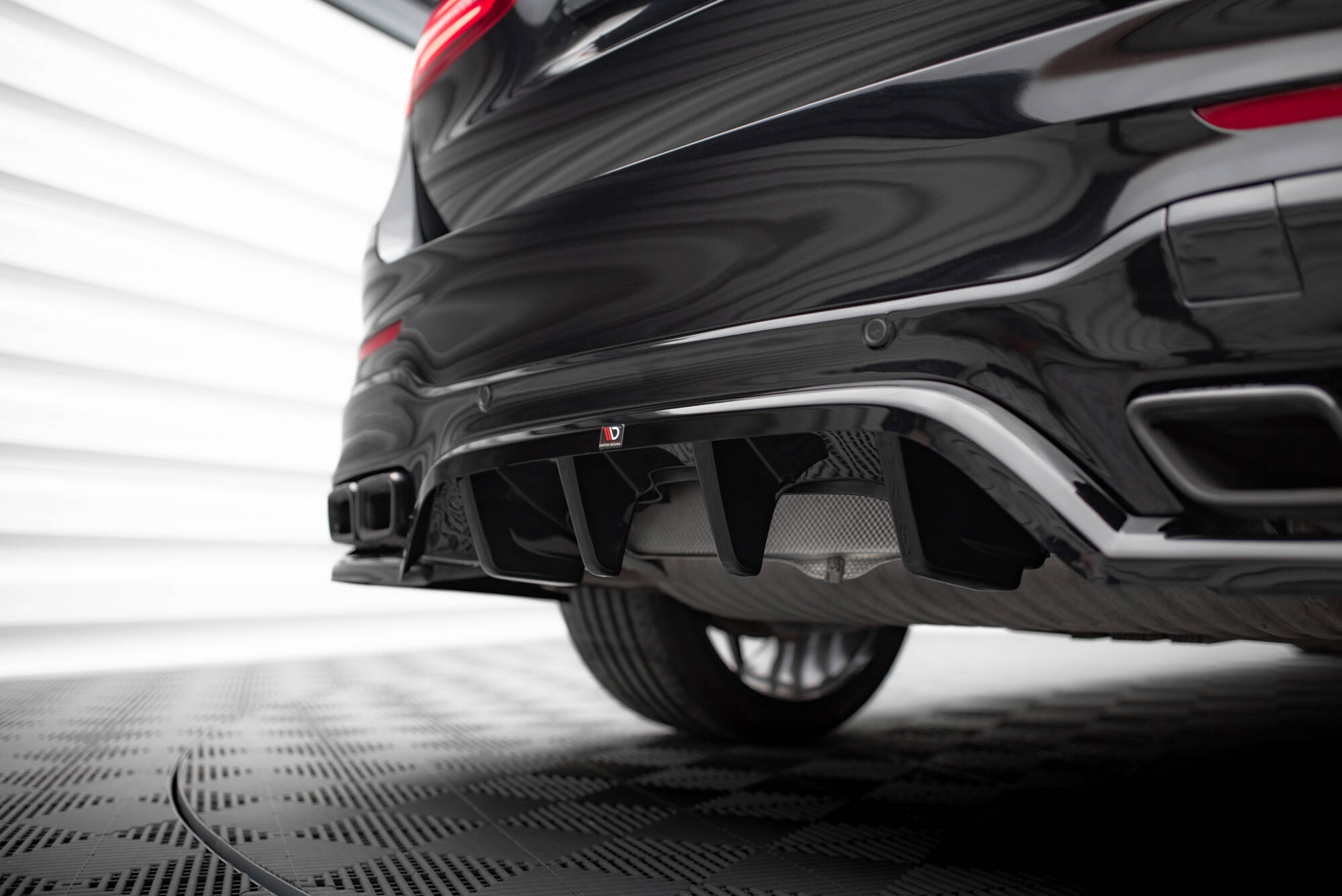 pol_po_Rear-Splitter-with-vertical-bars-V-1-Mercedes-AMG-GLC-63-SUV-X253-20111_4 pol_po_Rear-Splitter-with-vertical-bars-V-1-Mercedes-AMG-GLC-63-SUV-X253-20111_4