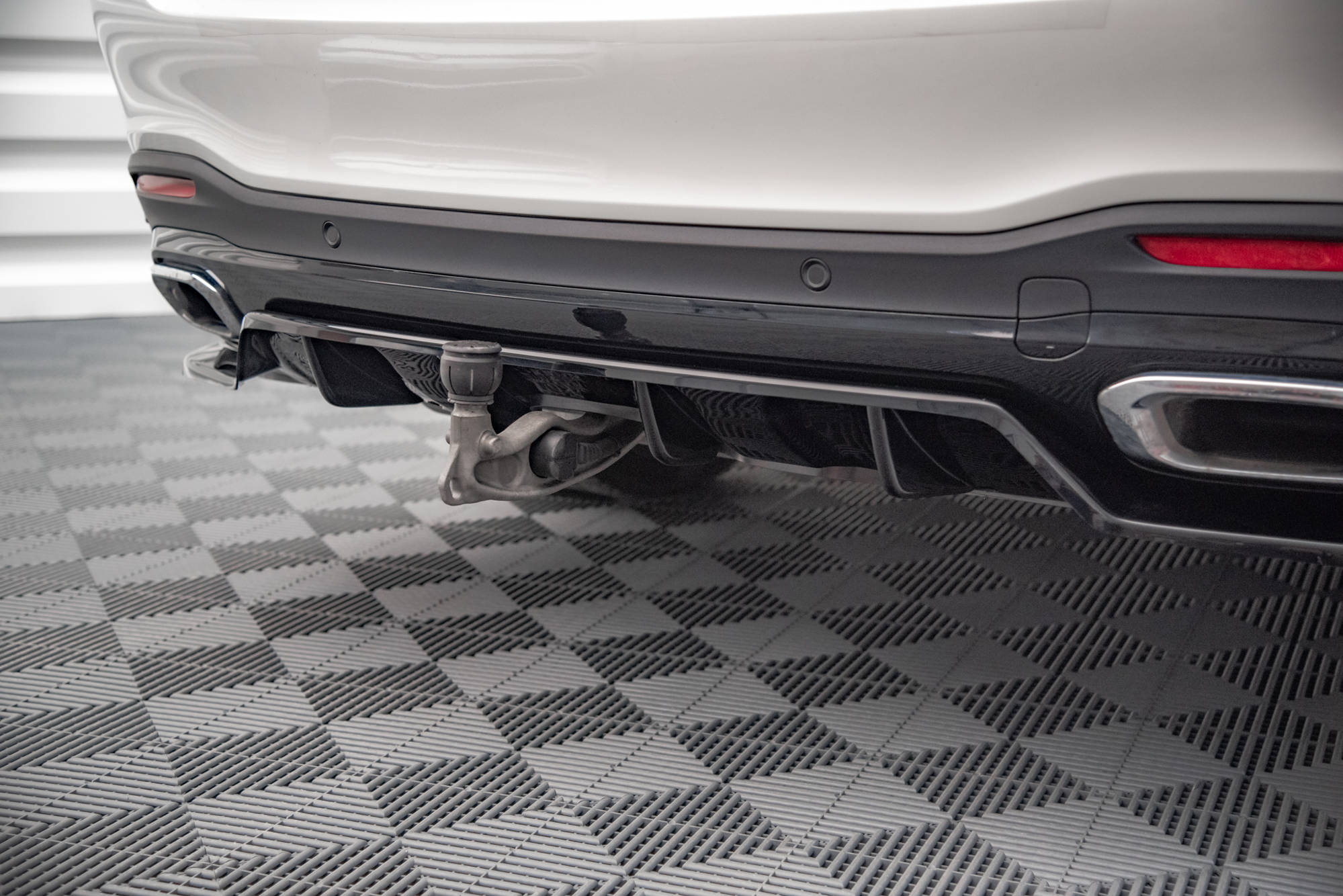 pol_po_Rear-Splitter-with-vertical-bars-V-1-Mercedes-Benz-GLS-AMG-Line-X167-13959_5 pol_po_Rear-Splitter-with-vertical-bars-V-1-Mercedes-Benz-GLS-AMG-Line-X167-13959_5