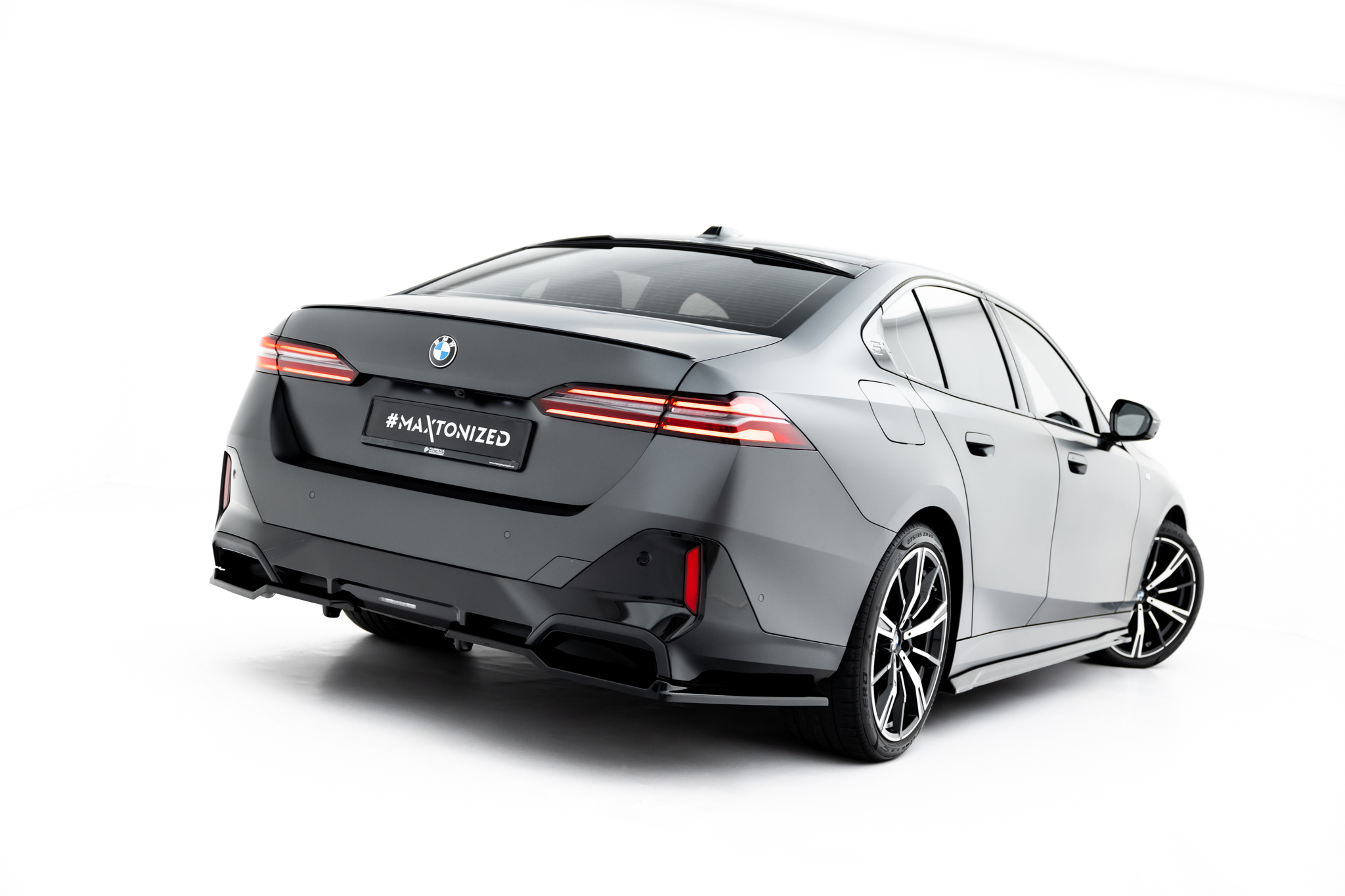 pol_po_Rear-Splitter-with-vertical-bars-V-2-BMW-5-i5-M-Pack-Sedan-Touring-G60-G61-23419_2 pol_po_Rear-Splitter-with-vertical-bars-V-2-BMW-5-i5-M-Pack-Sedan-Touring-G60-G61-23419_2