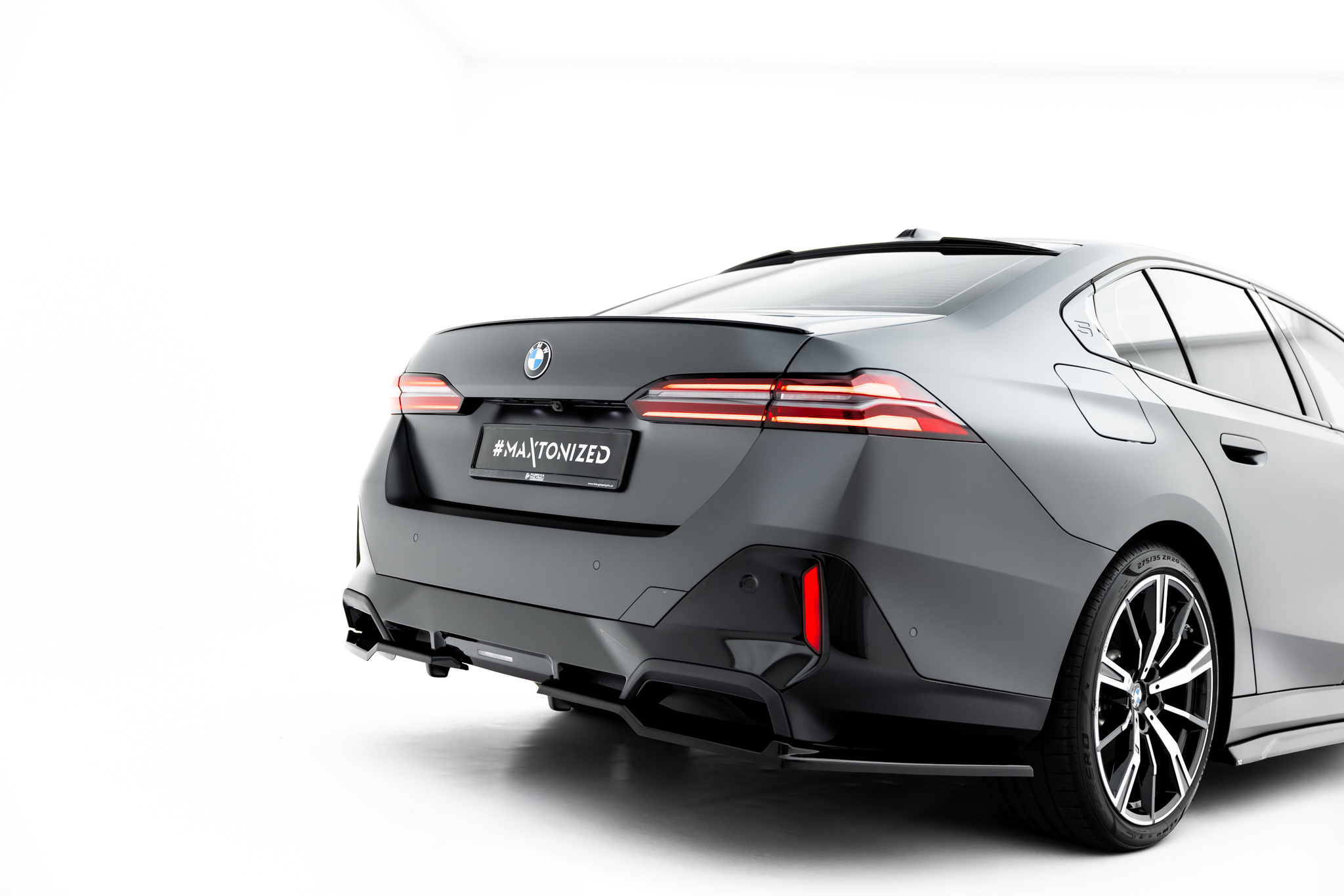pol_po_Rear-Splitter-with-vertical-bars-V-2-BMW-5-i5-M-Pack-Sedan-Touring-G60-G61-23419_4 pol_po_Rear-Splitter-with-vertical-bars-V-2-BMW-5-i5-M-Pack-Sedan-Touring-G60-G61-23419_4