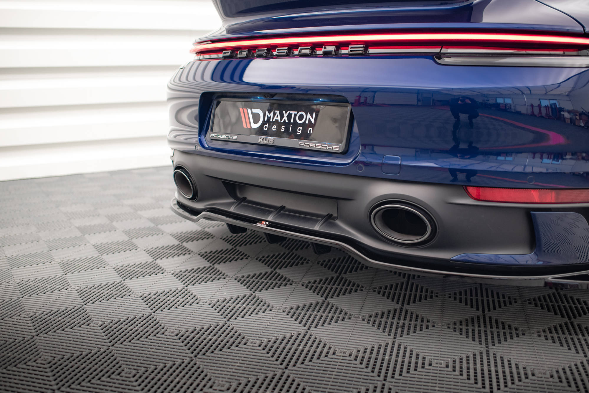 pol_po_Rear-Splitter-with-vertical-bars-V-2-Porsche-911-Carrera-Aero-Carrera-GTS-992-17191_4 pol_po_Rear-Splitter-with-vertical-bars-V-2-Porsche-911-Carrera-Aero-Carrera-GTS-992-17191_4