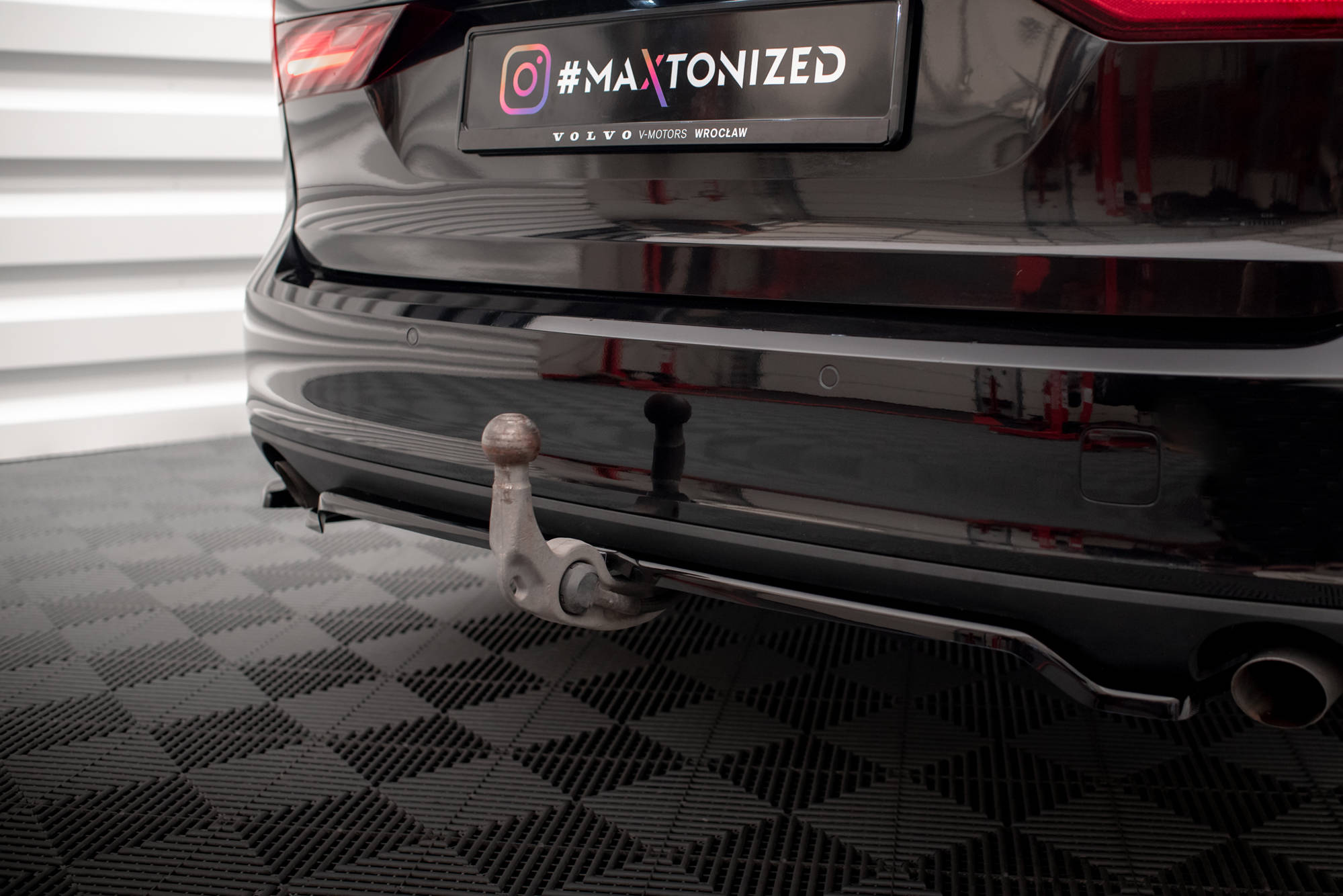 pol_po_Rear-Splitter-with-vertical-bars-V-2-Volvo-V90-Mk2-18101_2 pol_po_Rear-Splitter-with-vertical-bars-V-2-Volvo-V90-Mk2-18101_2