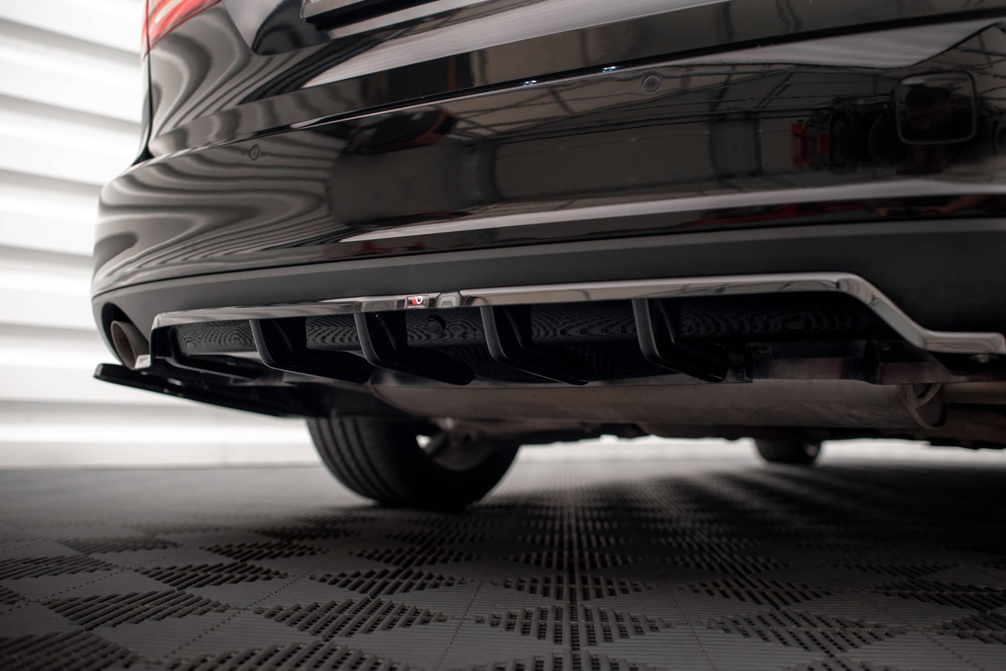 pol_po_Rear-Splitter-with-vertical-bars-V-2-Volvo-V90-Mk2-18101_6 pol_po_Rear-Splitter-with-vertical-bars-V-2-Volvo-V90-Mk2-18101_6