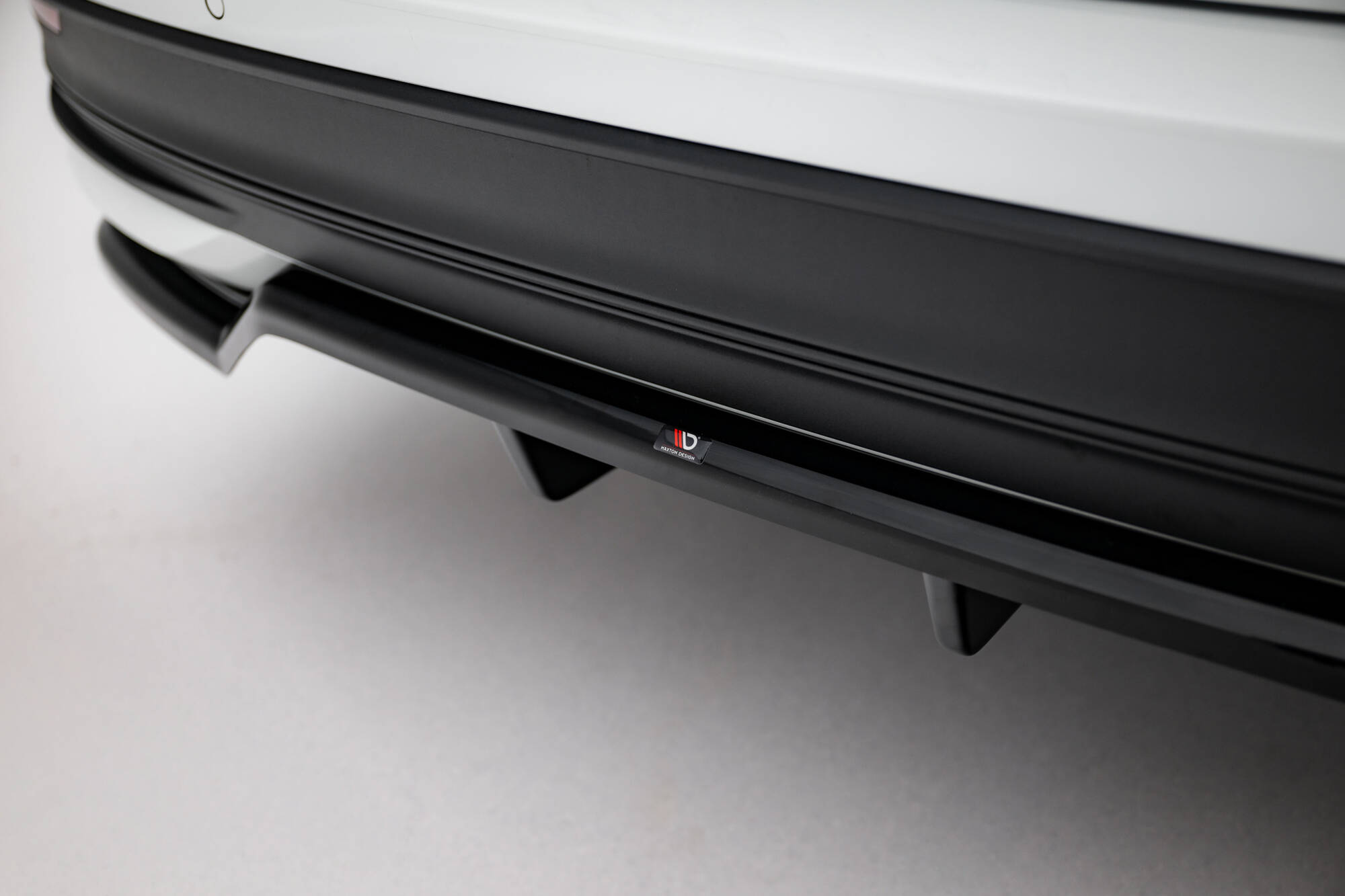 pol_po_Rear-Splitter-with-vertical-bars-Volkswagen-Passat-B9-21829_3 pol_po_Rear-Splitter-with-vertical-bars-Volkswagen-Passat-B9-21829_3