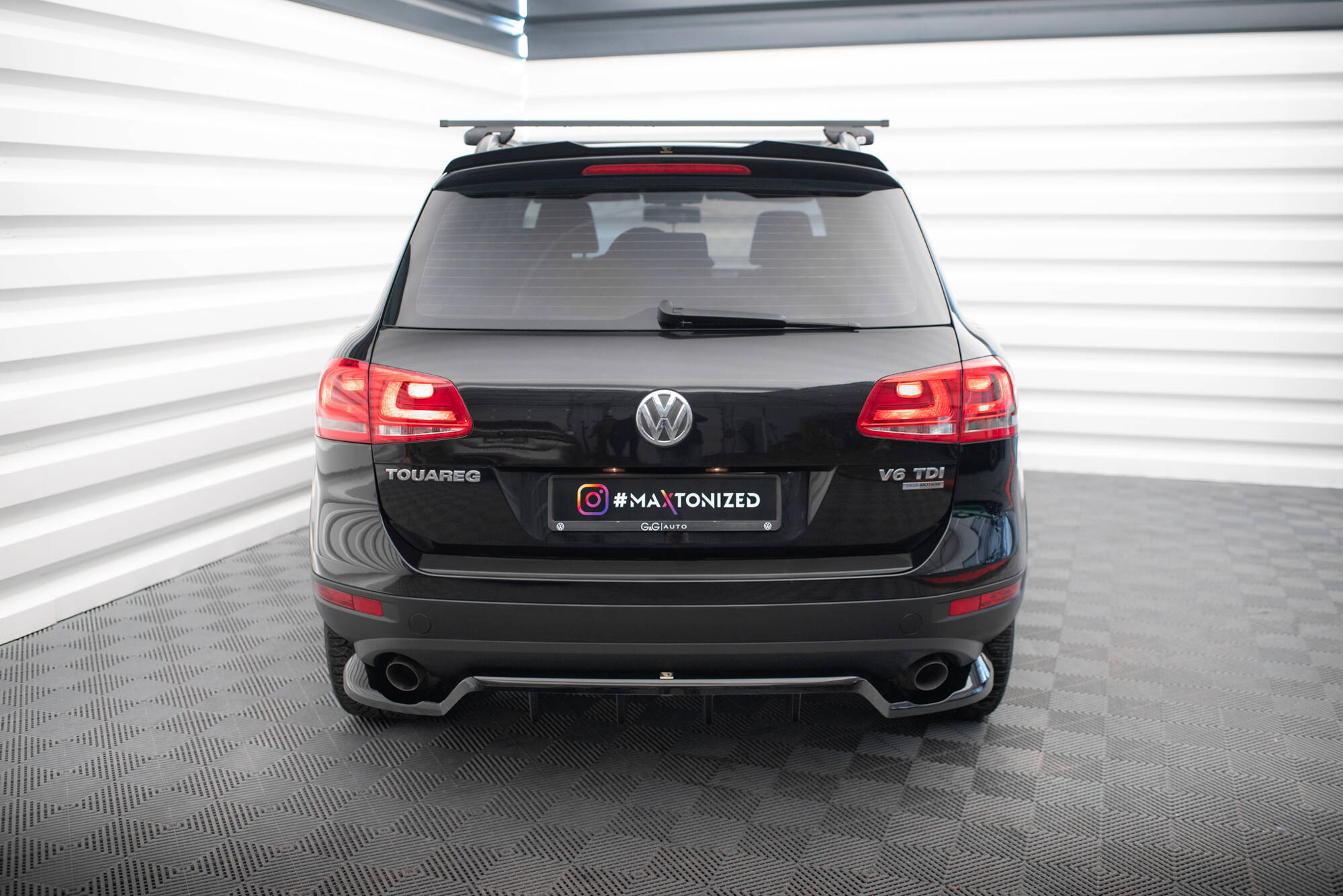 pol_po_Rear-Splitter-with-vertical-bars-Volkswagen-Touareg-Mk2-19737_2 pol_po_Rear-Splitter-with-vertical-bars-Volkswagen-Touareg-Mk2-19737_2