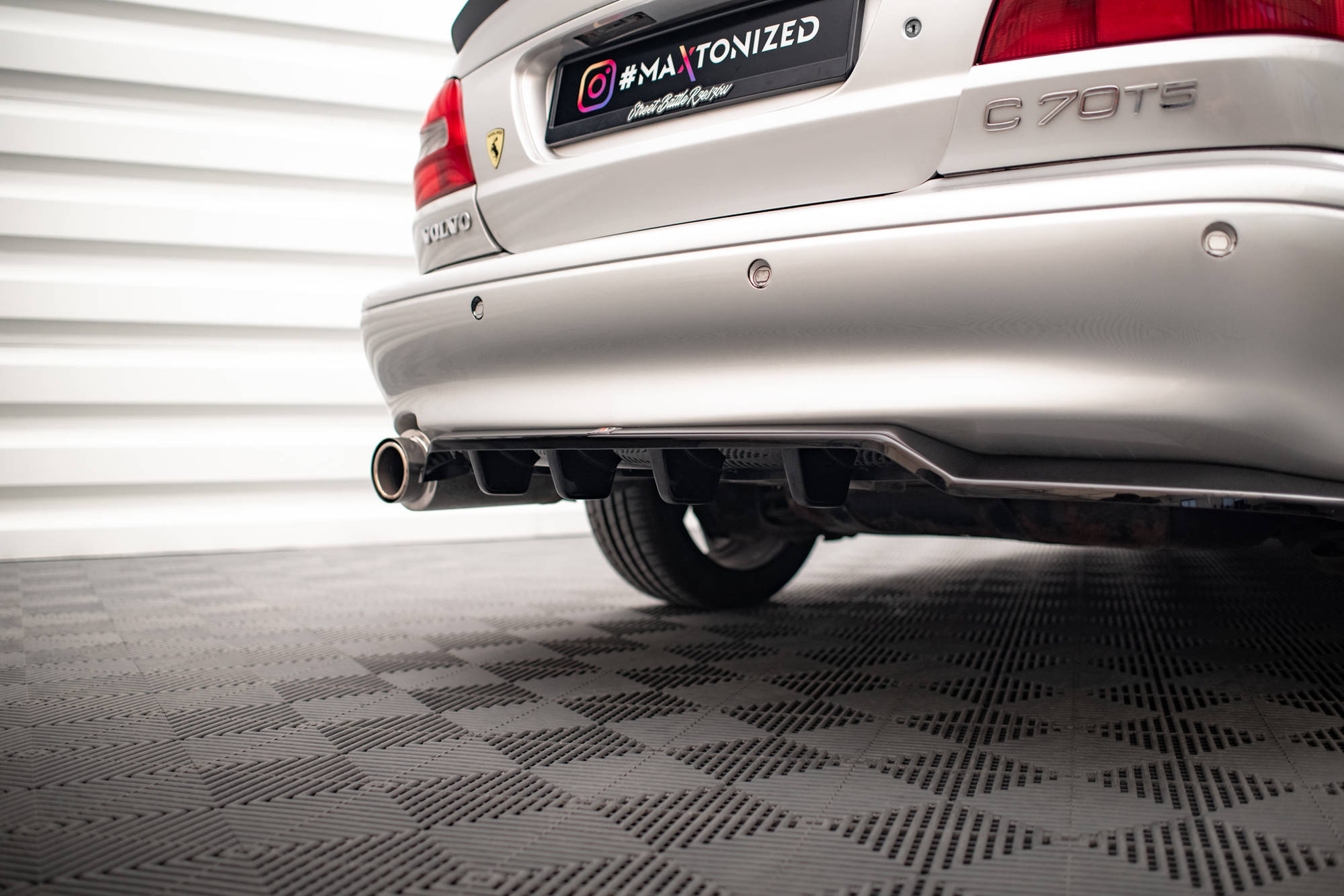 pol_po_Rear-Splitter-with-vertical-bars-Volvo-C70-Mk1-17079_5 pol_po_Rear-Splitter-with-vertical-bars-Volvo-C70-Mk1-17079_5