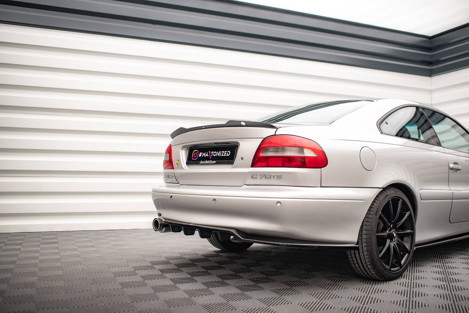 pol_po_Rear-Splitter-with-vertical-bars-Volvo-C70-Mk1-17079_8 pol_po_Rear-Splitter-with-vertical-bars-Volvo-C70-Mk1-17079_8