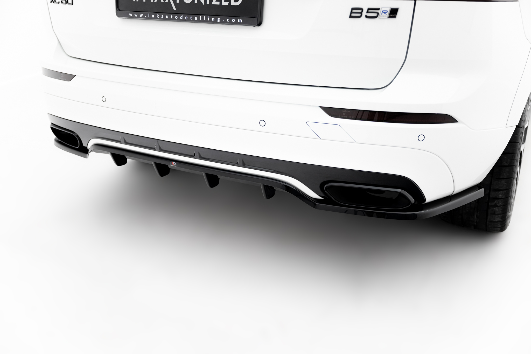 pol_po_Rear-Splitter-with-vertical-bars-Volvo-XC60-Mk2-R-Design-11751_2 pol_po_Rear-Splitter-with-vertical-bars-Volvo-XC60-Mk2-R-Design-11751_2