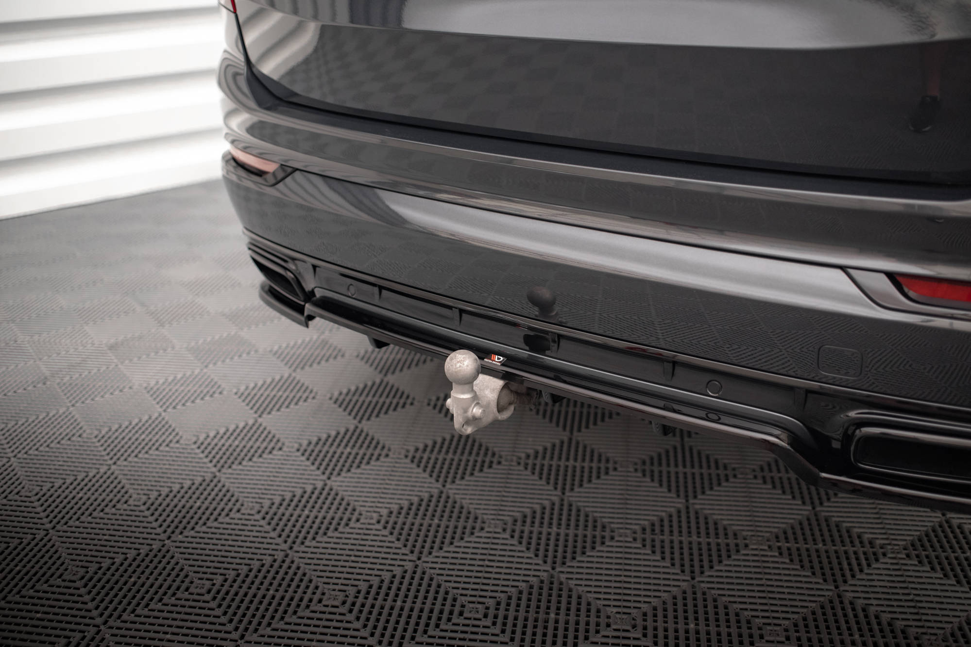 pol_po_Rear-Splitter-with-vertical-bars-Volvo-XC90-R-Design-Mk2-Facelift-17947_11 pol_po_Rear-Splitter-with-vertical-bars-Volvo-XC90-R-Design-Mk2-Facelift-17947_11