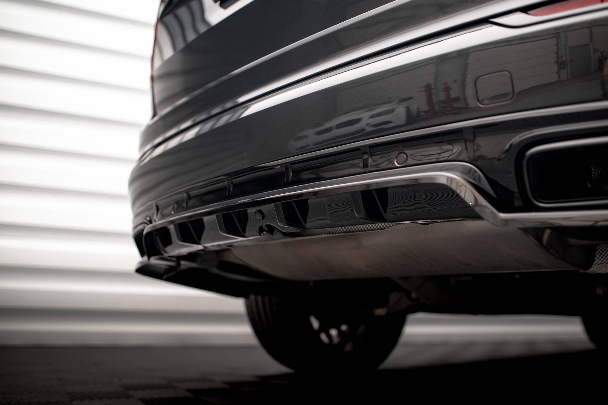 pol_po_Rear-Splitter-with-vertical-bars-Volvo-XC90-R-Design-Mk2-Facelift-17947_8 pol_po_Rear-Splitter-with-vertical-bars-Volvo-XC90-R-Design-Mk2-Facelift-17947_8
