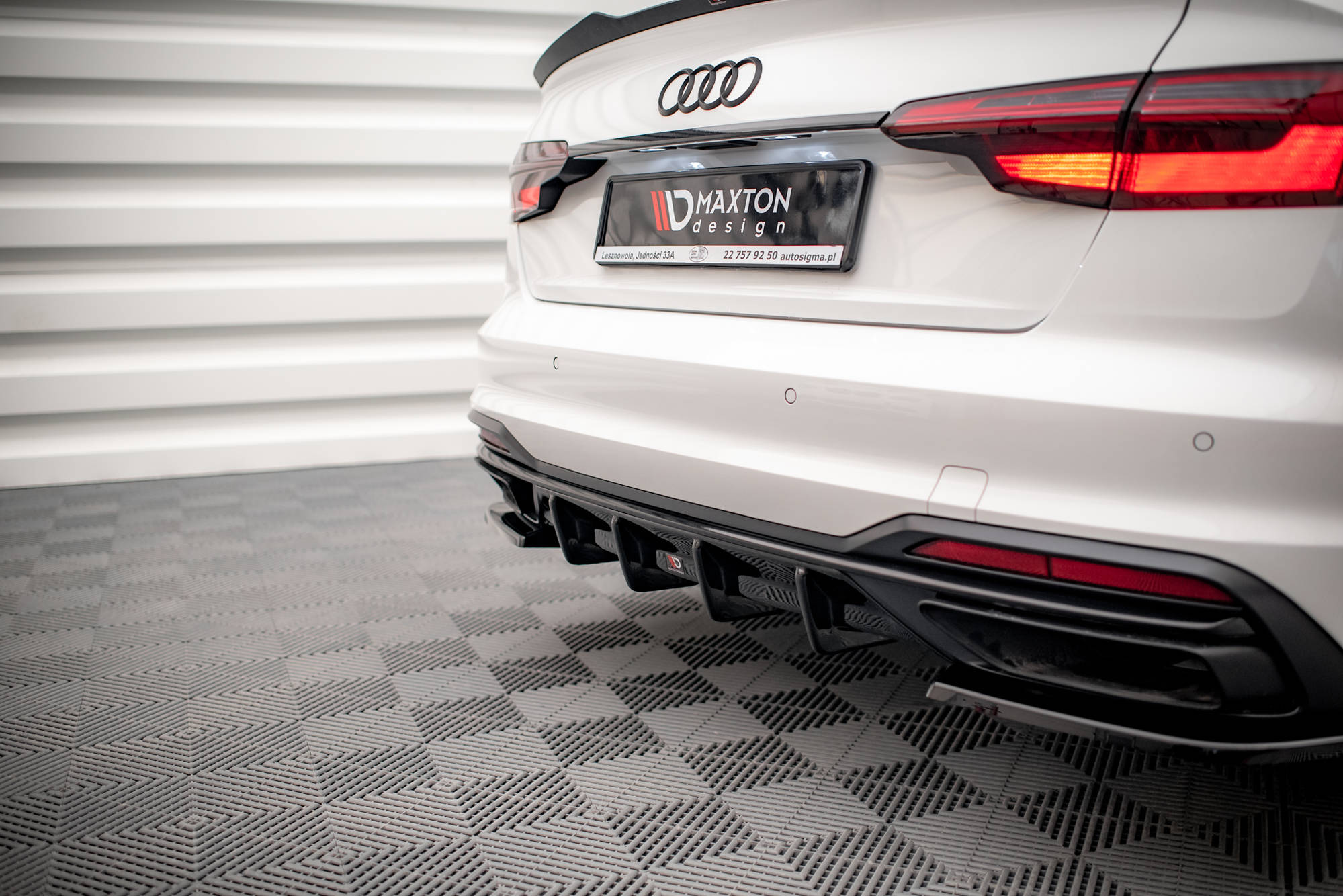 pol_po_Rear-Valance-Audi-A4-B9-Facelift-16377_5 pol_po_Rear-Valance-Audi-A4-B9-Facelift-16377_5