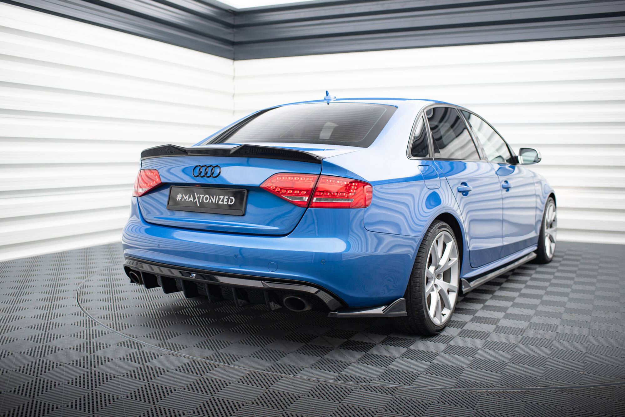 pol_po_Rear-Valance-Audi-A4-S-Line-Sedan-Avant-B8-Version-with-single-exhaust-tips-on-both-sides-22254_3 pol_po_Rear-Valance-Audi-A4-S-Line-Sedan-Avant-B8-Version-with-single-exhaust-tips-on-both-sides-22254_3