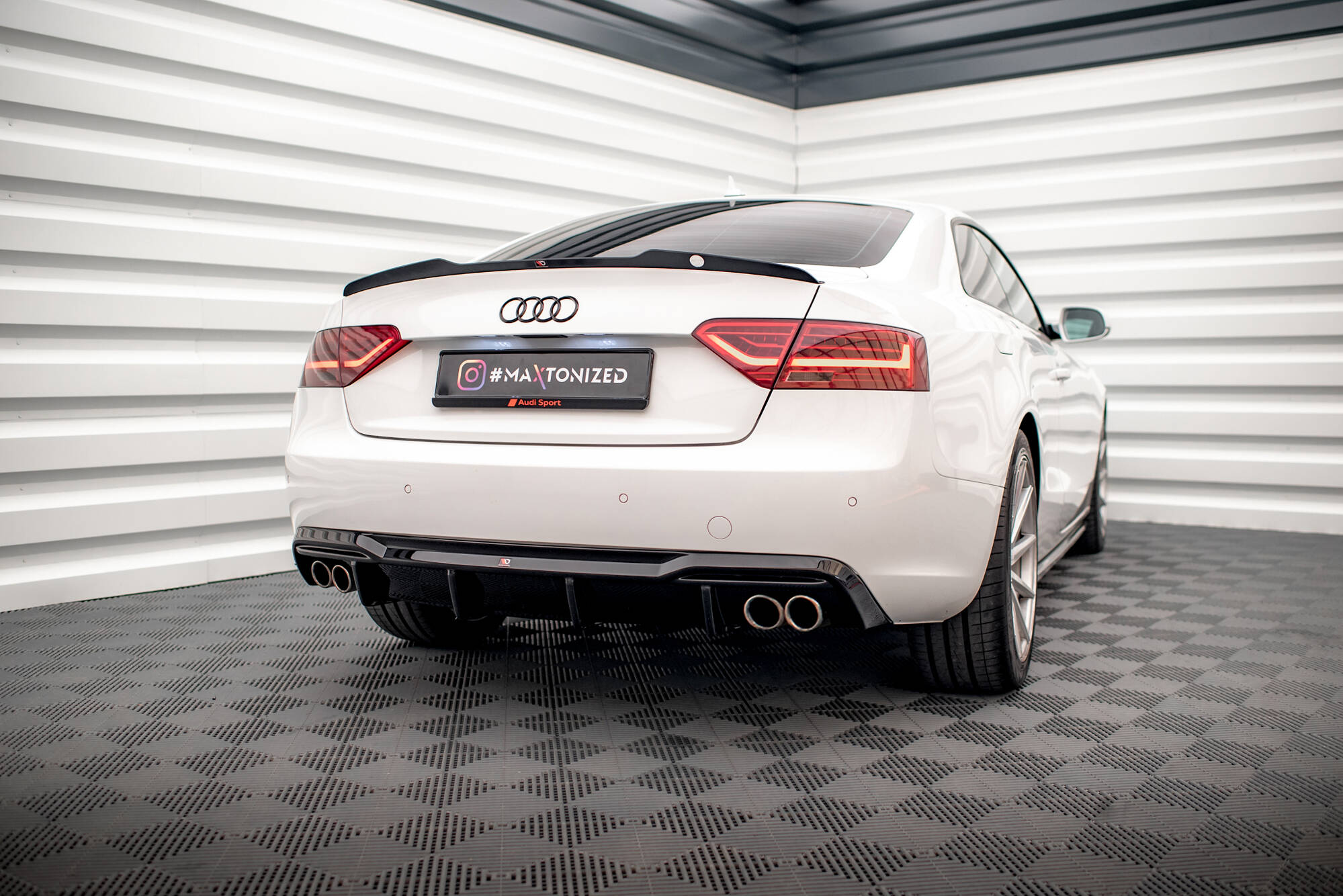 pol_po_Rear-Valance-Audi-A5-Coupe-8T-Facelift-Version-with-dual-exhausts-on-both-sides-22211_2 pol_po_Rear-Valance-Audi-A5-Coupe-8T-Facelift-Version-with-dual-exhausts-on-both-sides-22211_2